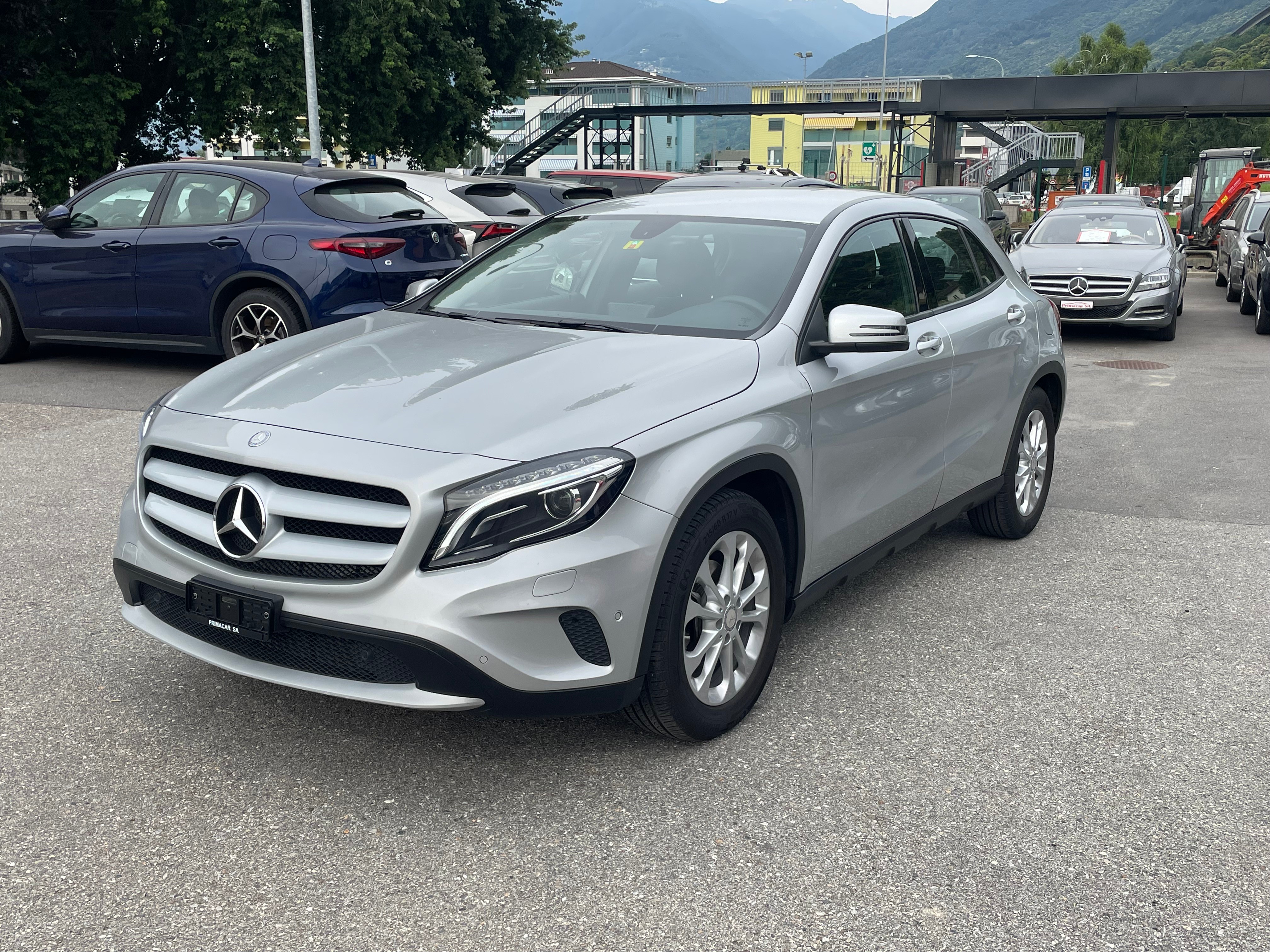 MERCEDES-BENZ GLA 200 CDI Swiss Star Edition Style 4Matic 7G-DCT