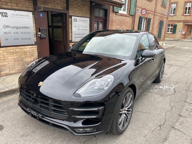 PORSCHE Macan Turbo Performance PDK