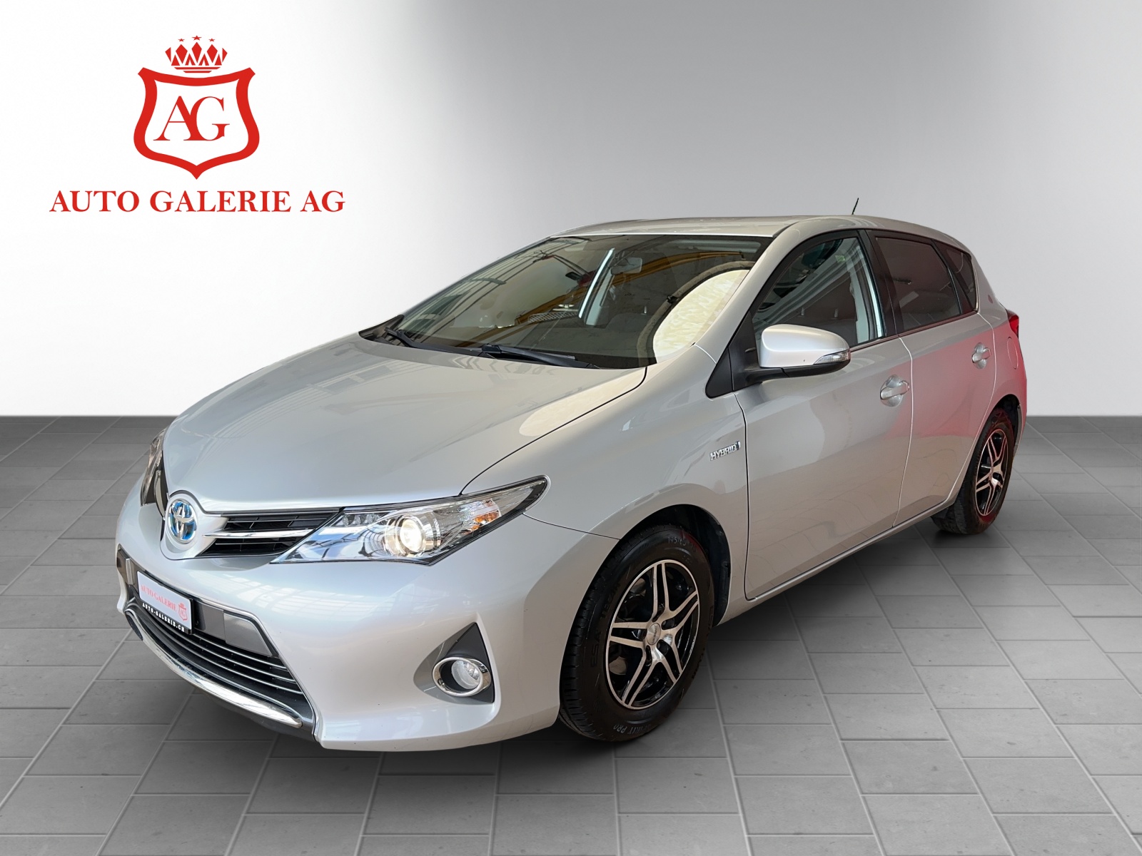 TOYOTA Auris 1.8 16V HSD Linea Luna