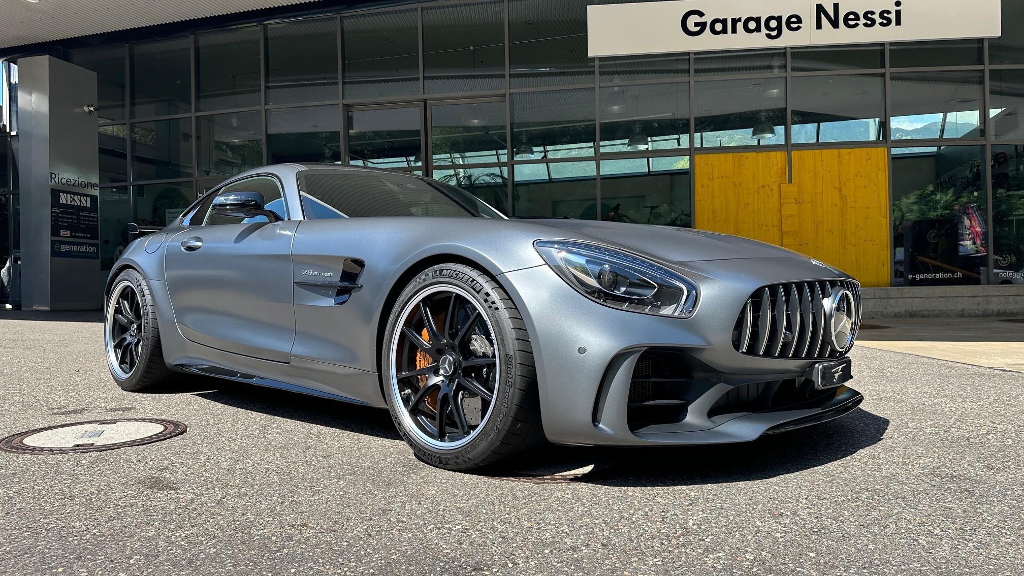 MERCEDES-BENZ AMG GT R Speedshift DCT