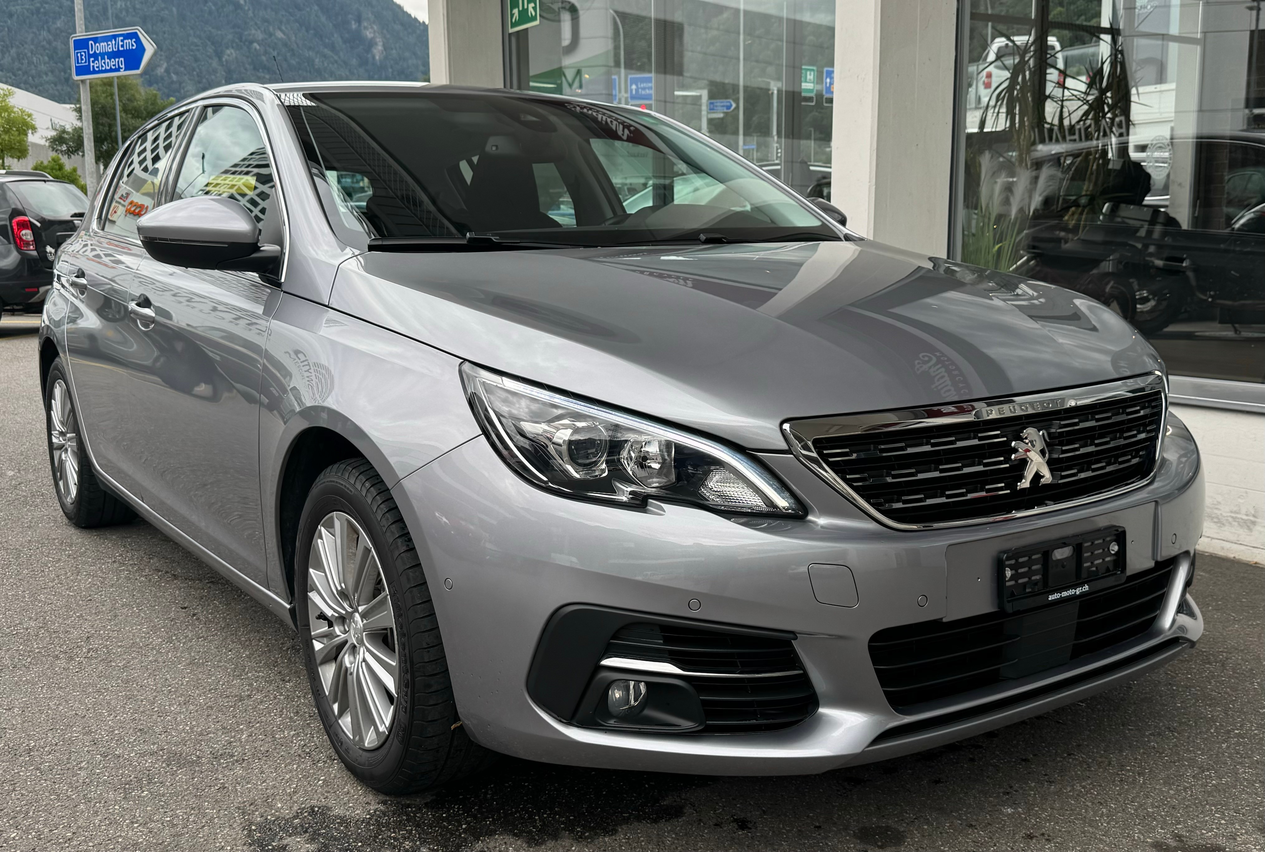 PEUGEOT 308 1.2 Pure Tech Allure