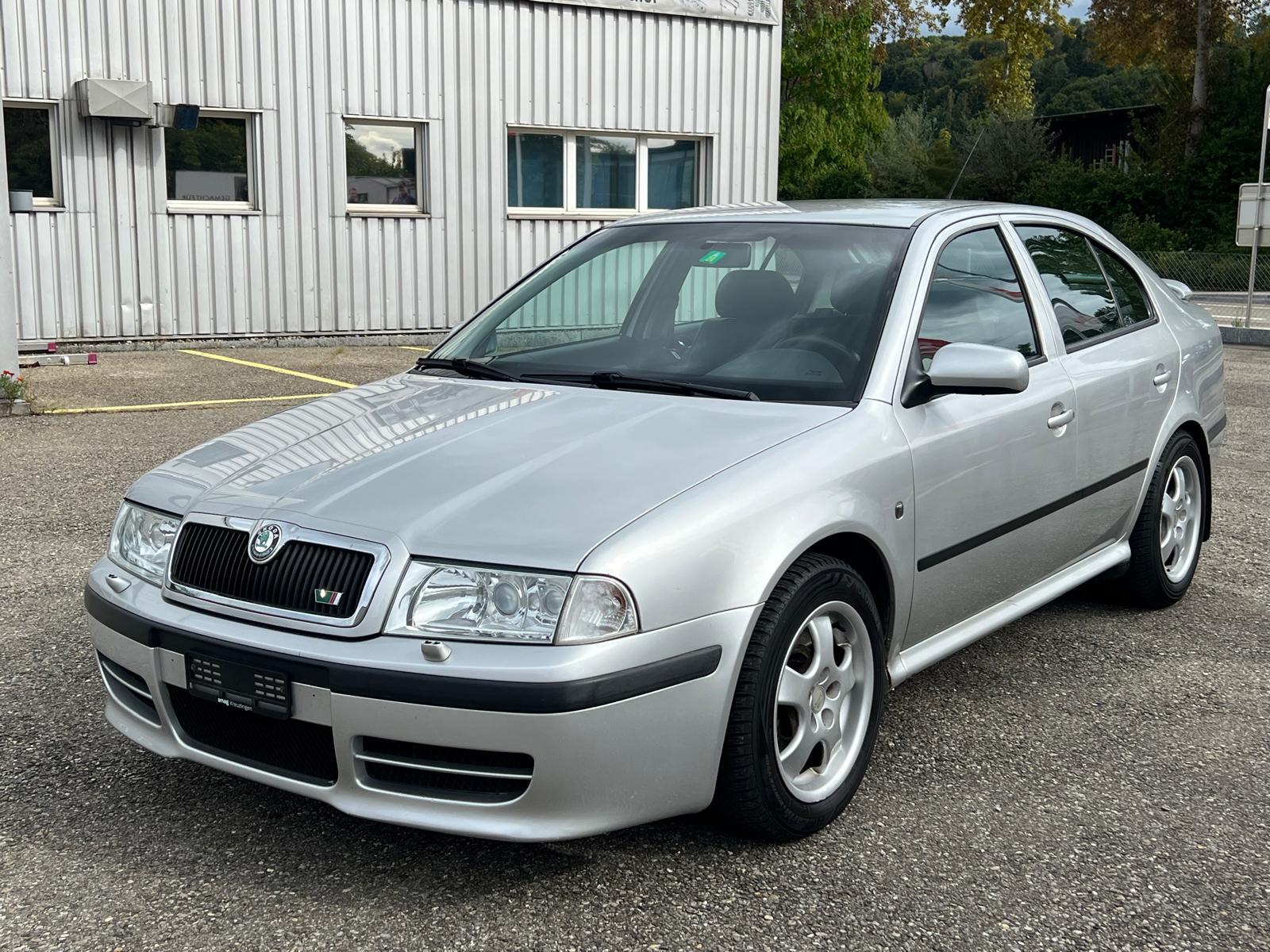 SKODA Octavia 1.8 Turbo RS