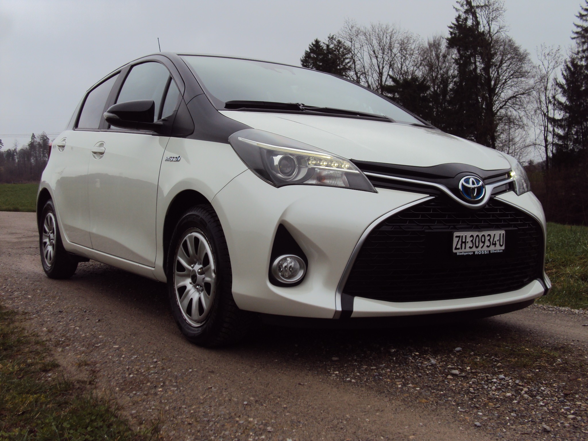 TOYOTA Yaris 1.5 VVT-i Hybrid Style e-CVT