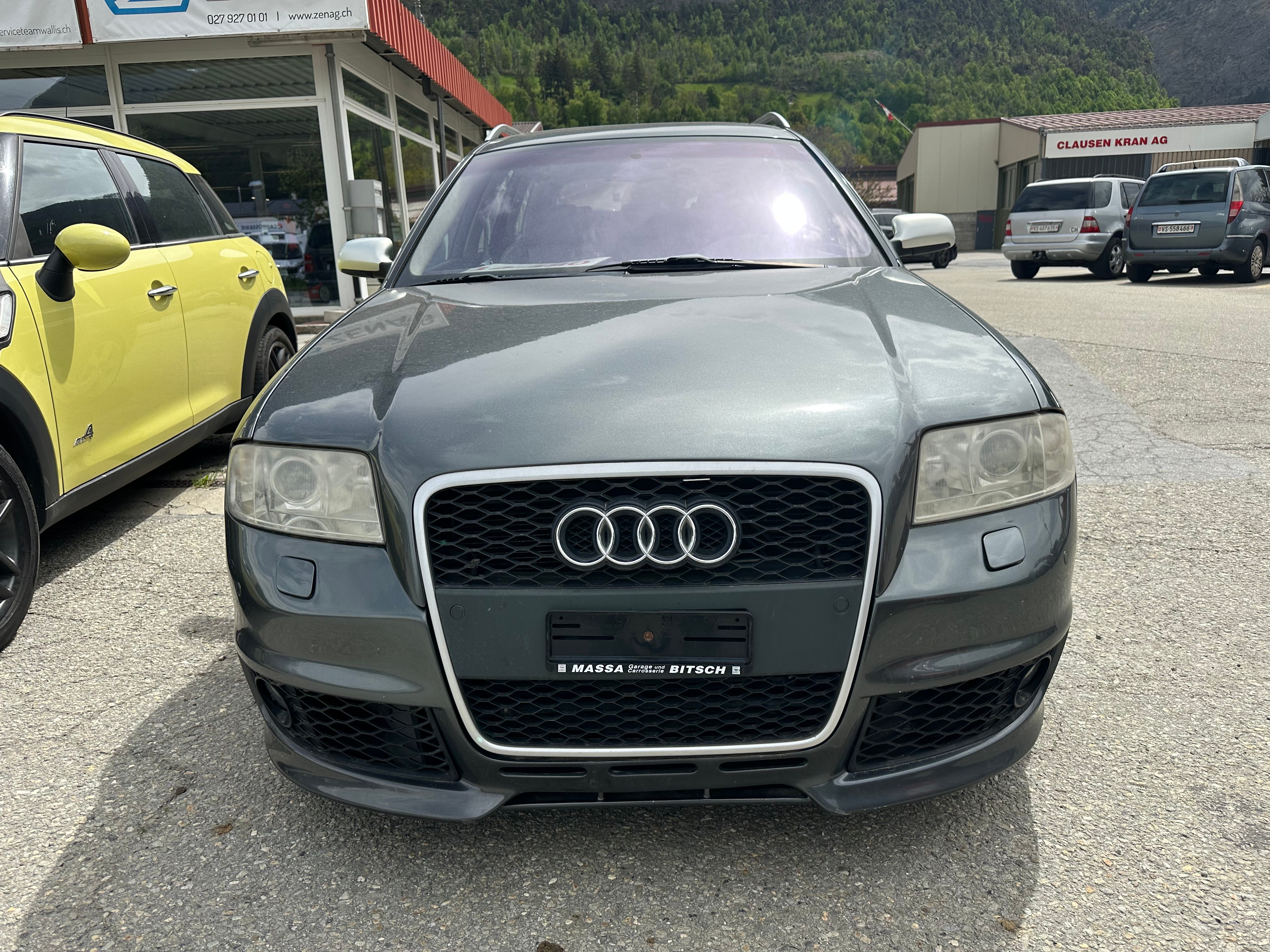 AUDI RS6 Avant quattro tiptronic