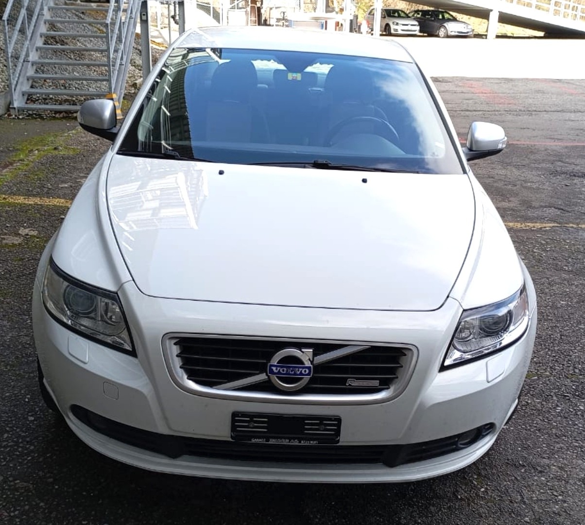 VOLVO S40 D4 Kinetic