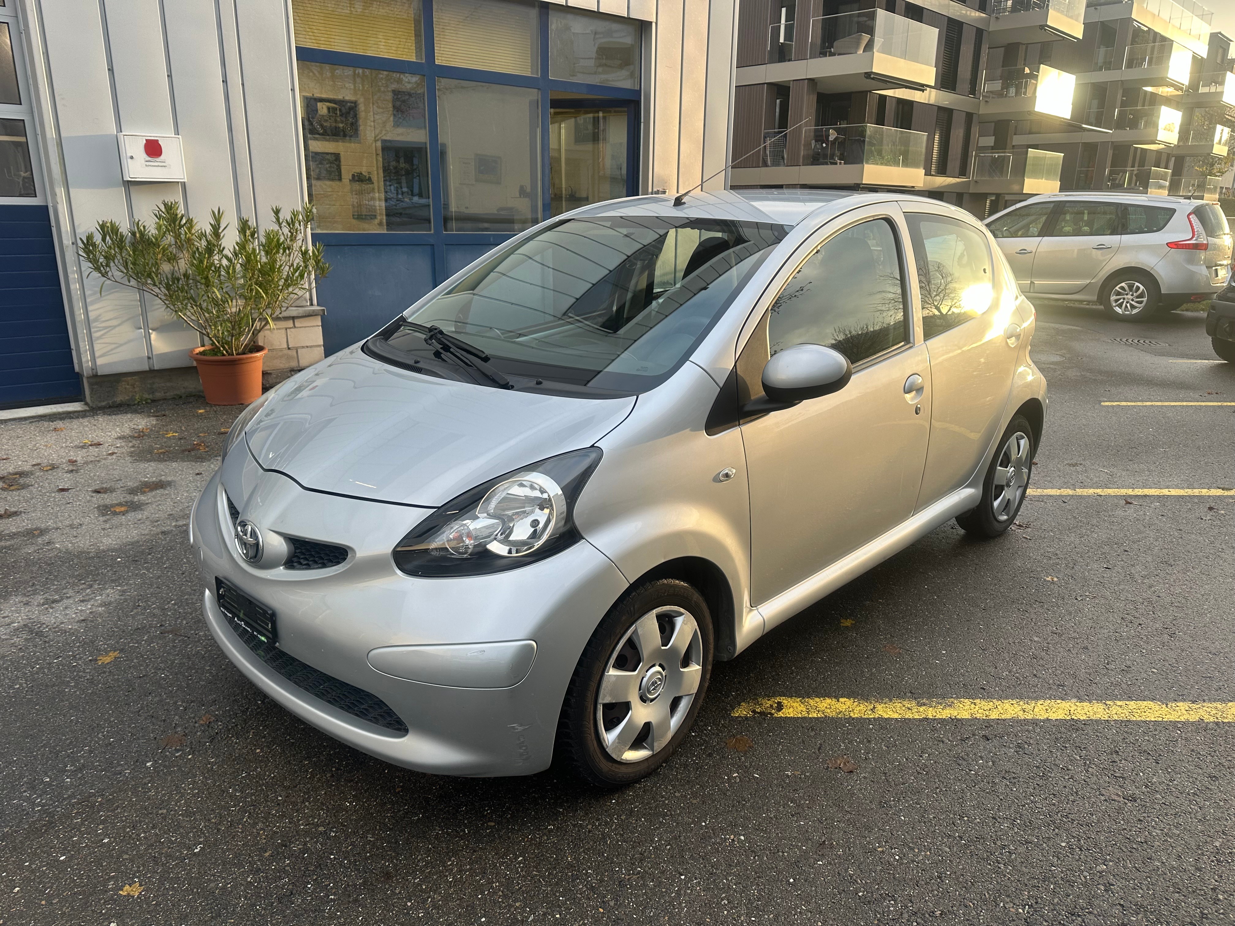 TOYOTA Aygo 1.0 Linea Luna