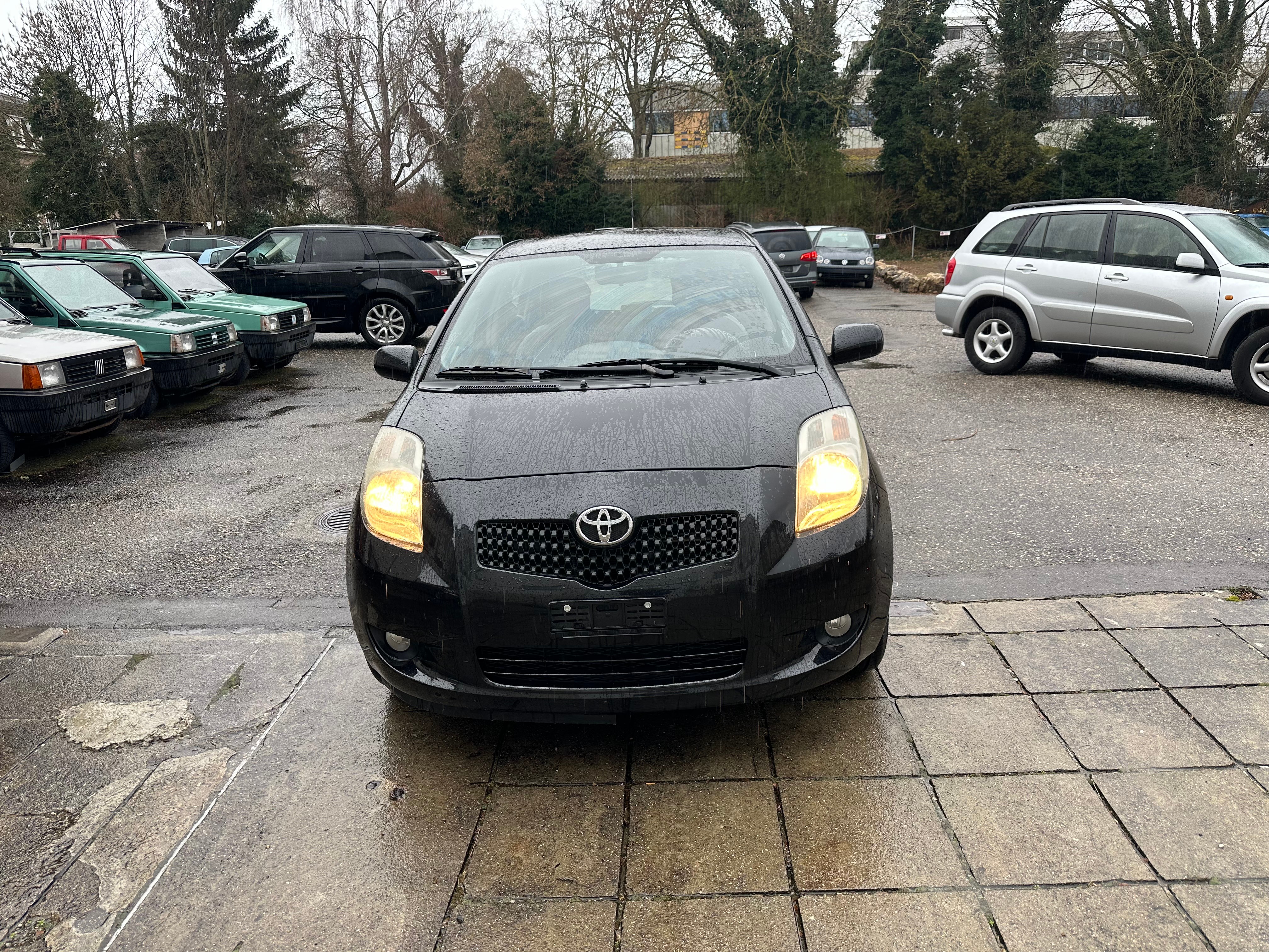 TOYOTA Yaris 1.3 Linea Sol