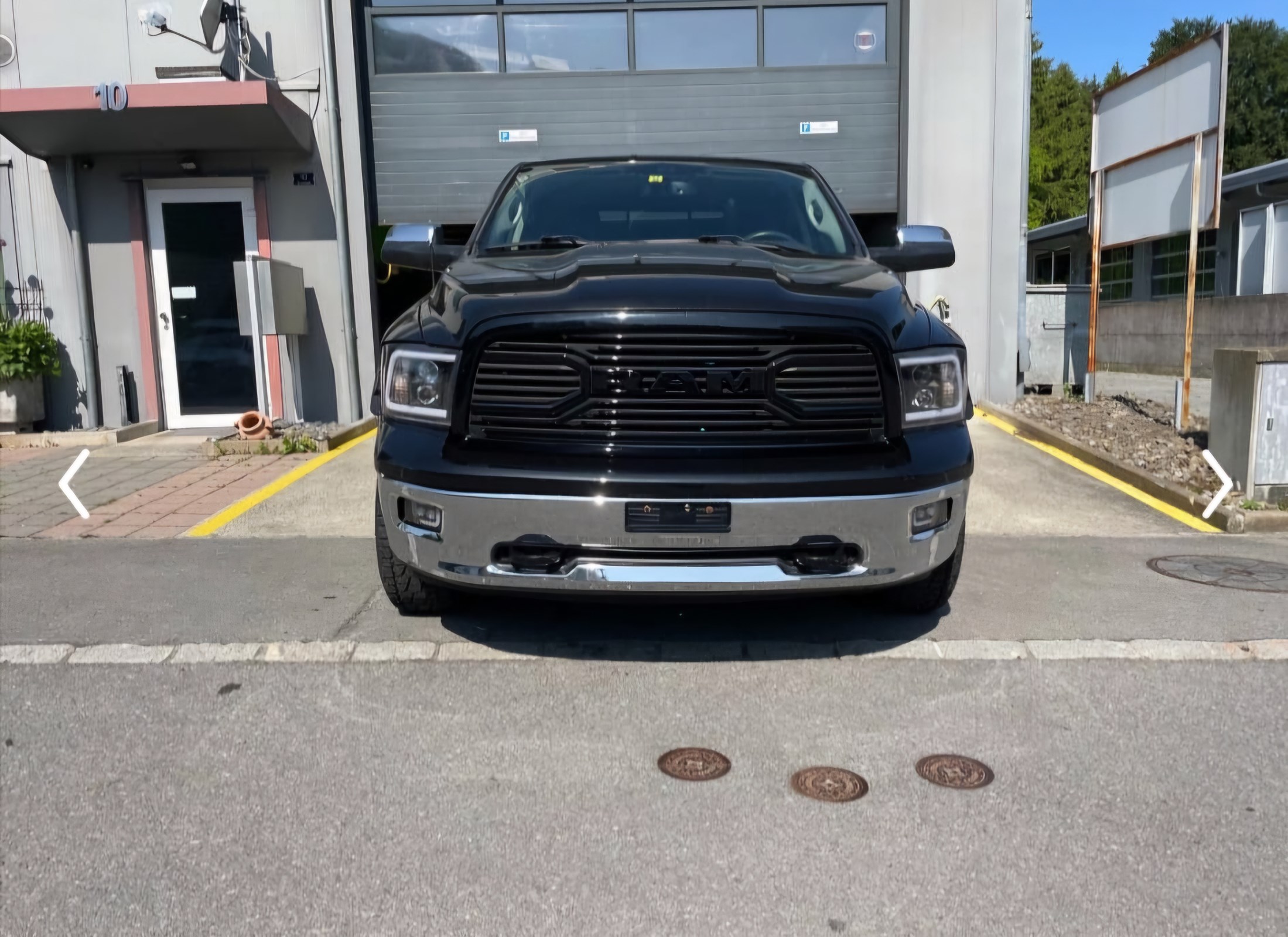 DODGE Laramie