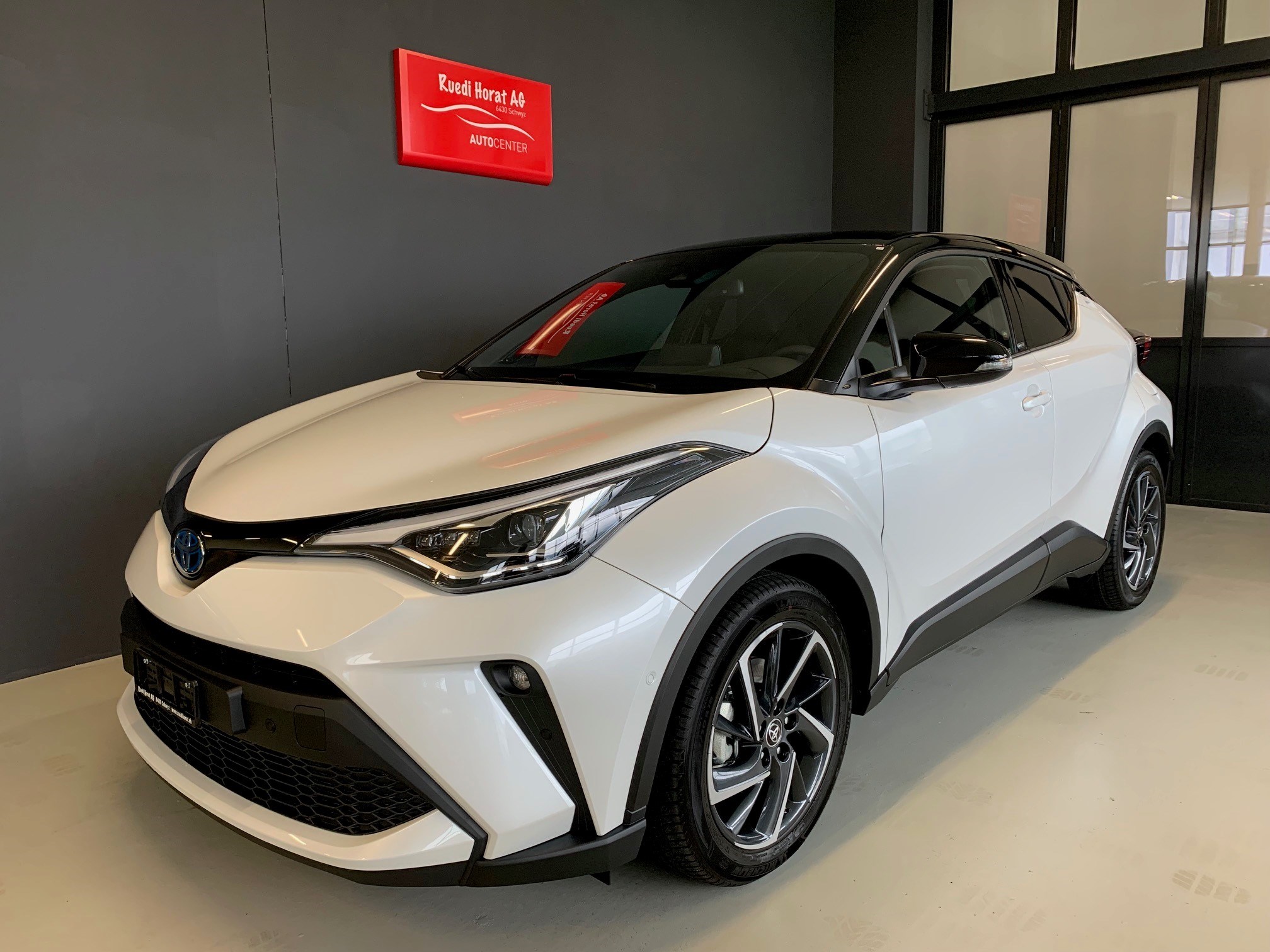 TOYOTA C-HR 2.0 VVTi HSD Move