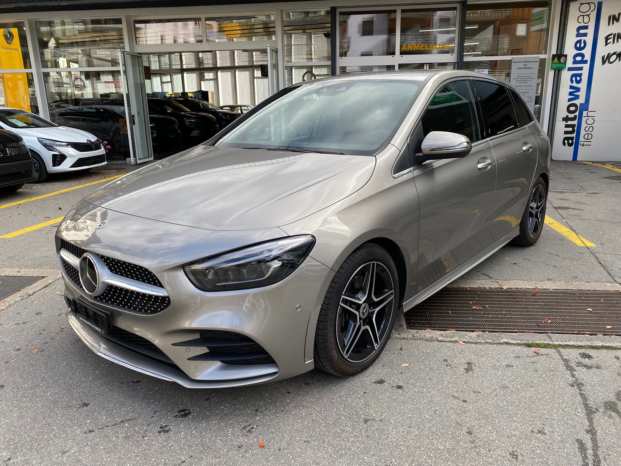 MERCEDES-BENZ B 220 4Matic AMG Line