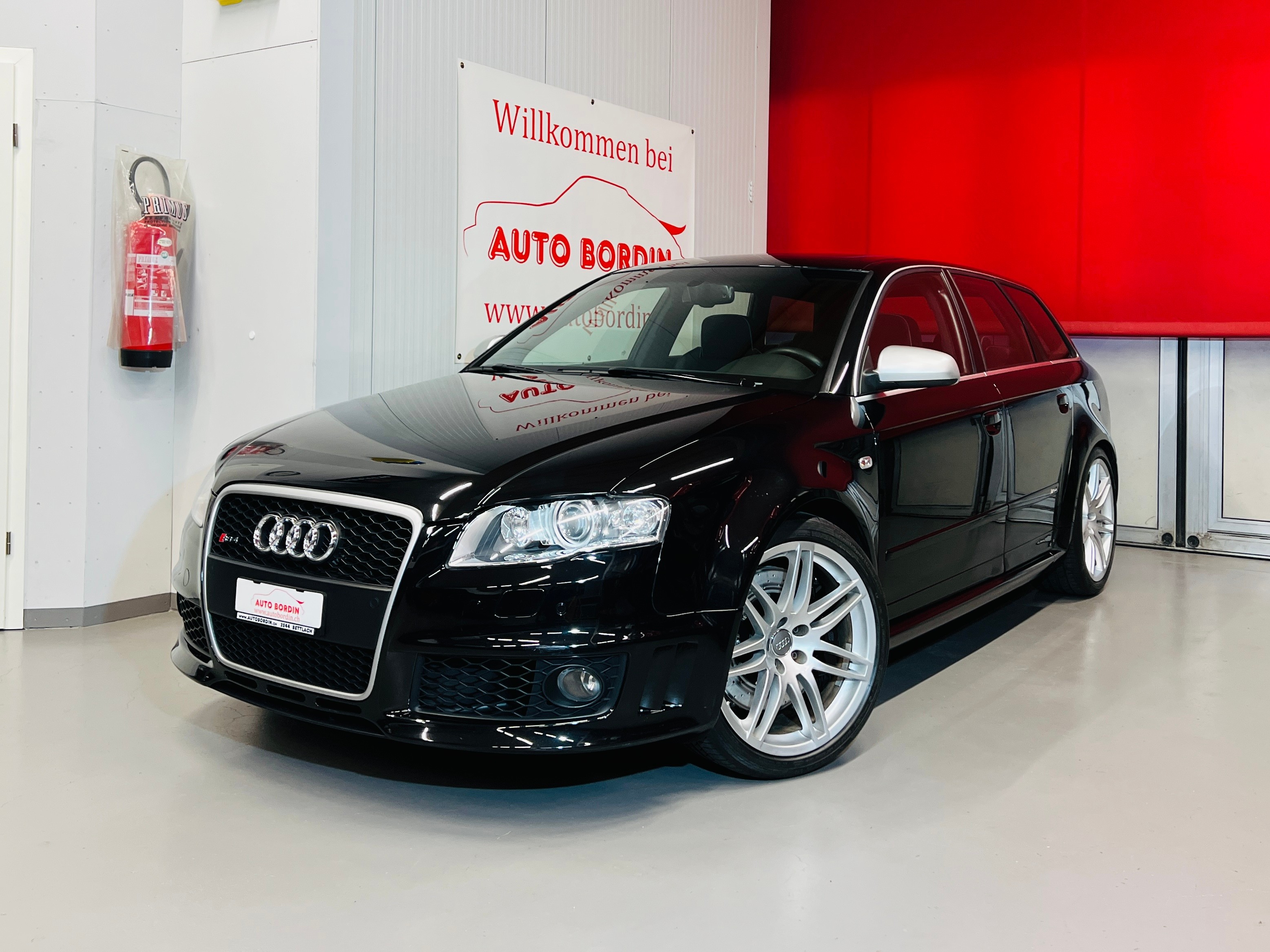 AUDI RS4 Avant 4.2 V8 quattro „phantomschwarz“ 1. Lack