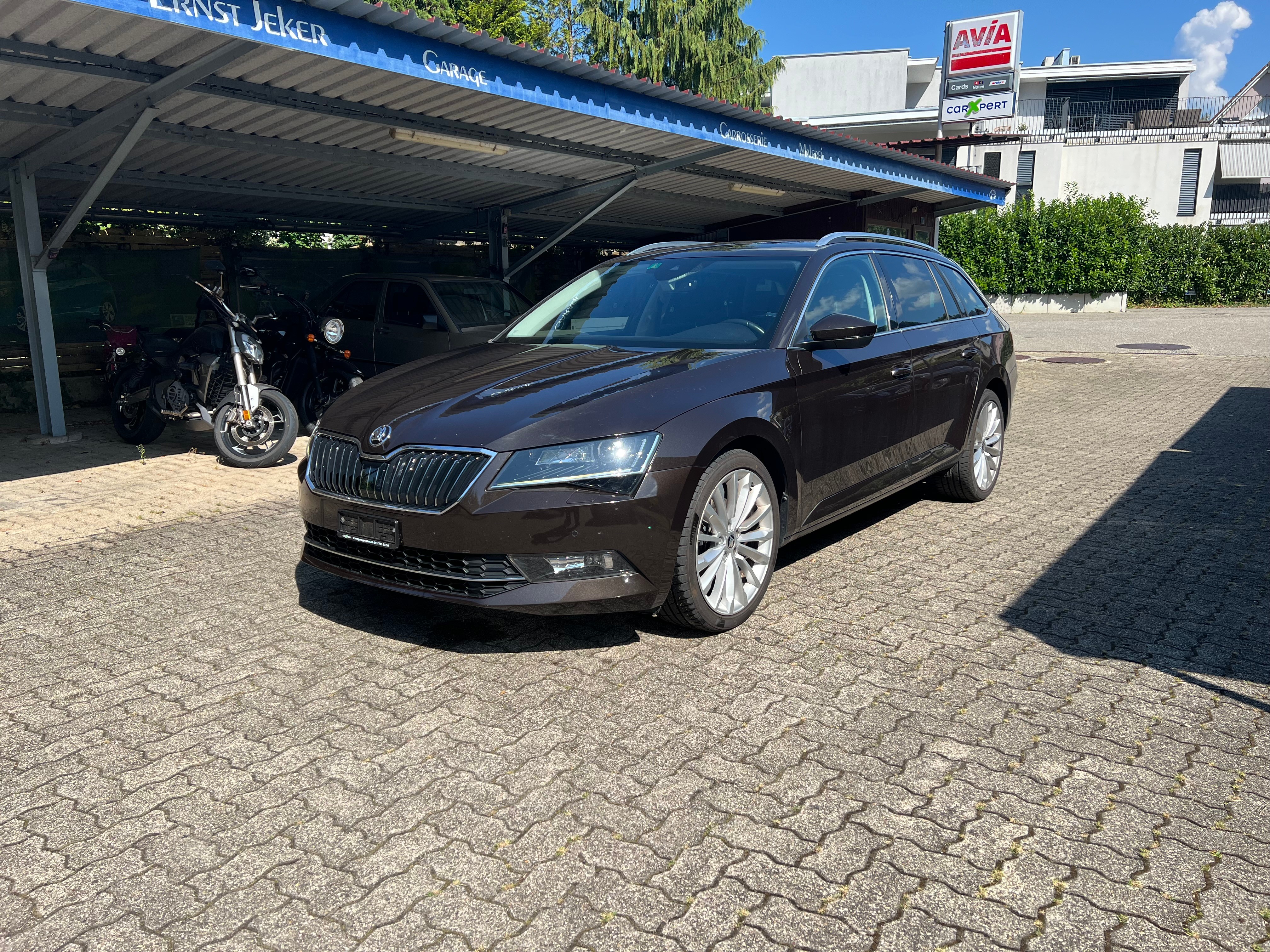 SKODA Superb Combi 2.0 TDi Style 4x4 DSG