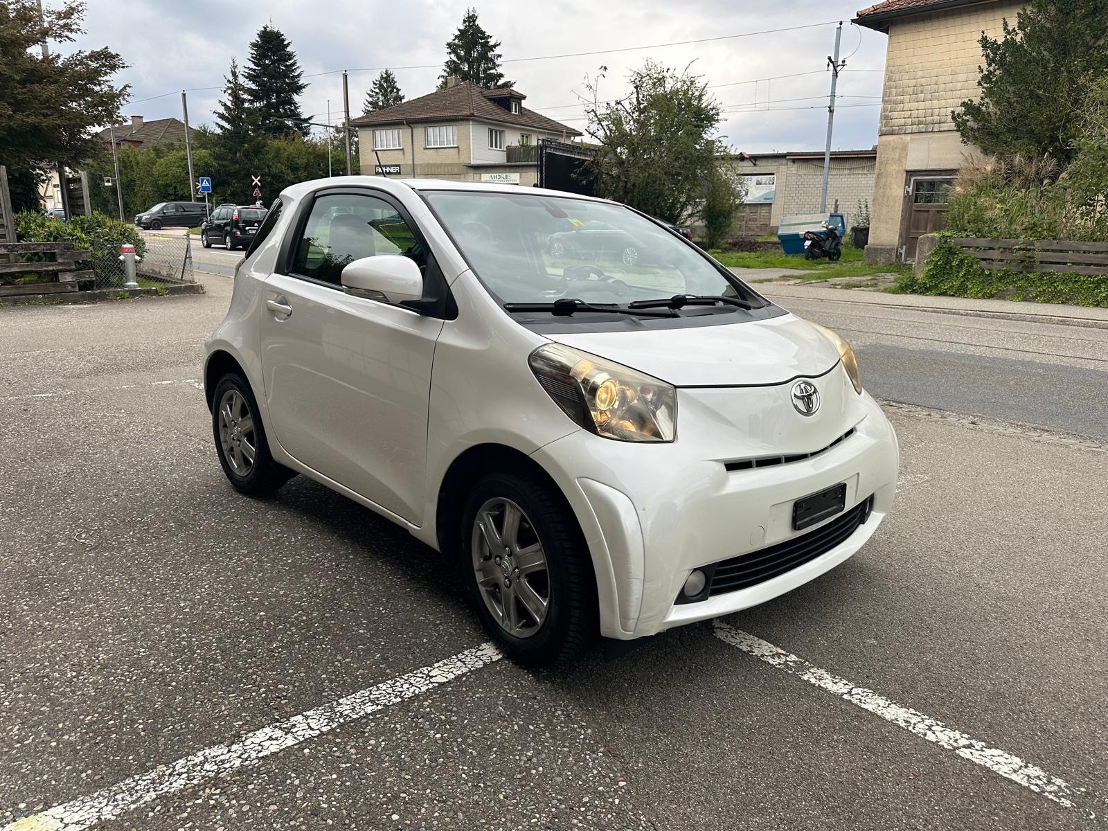 TOYOTA iQ2 1.0 VVT-i Multidrive