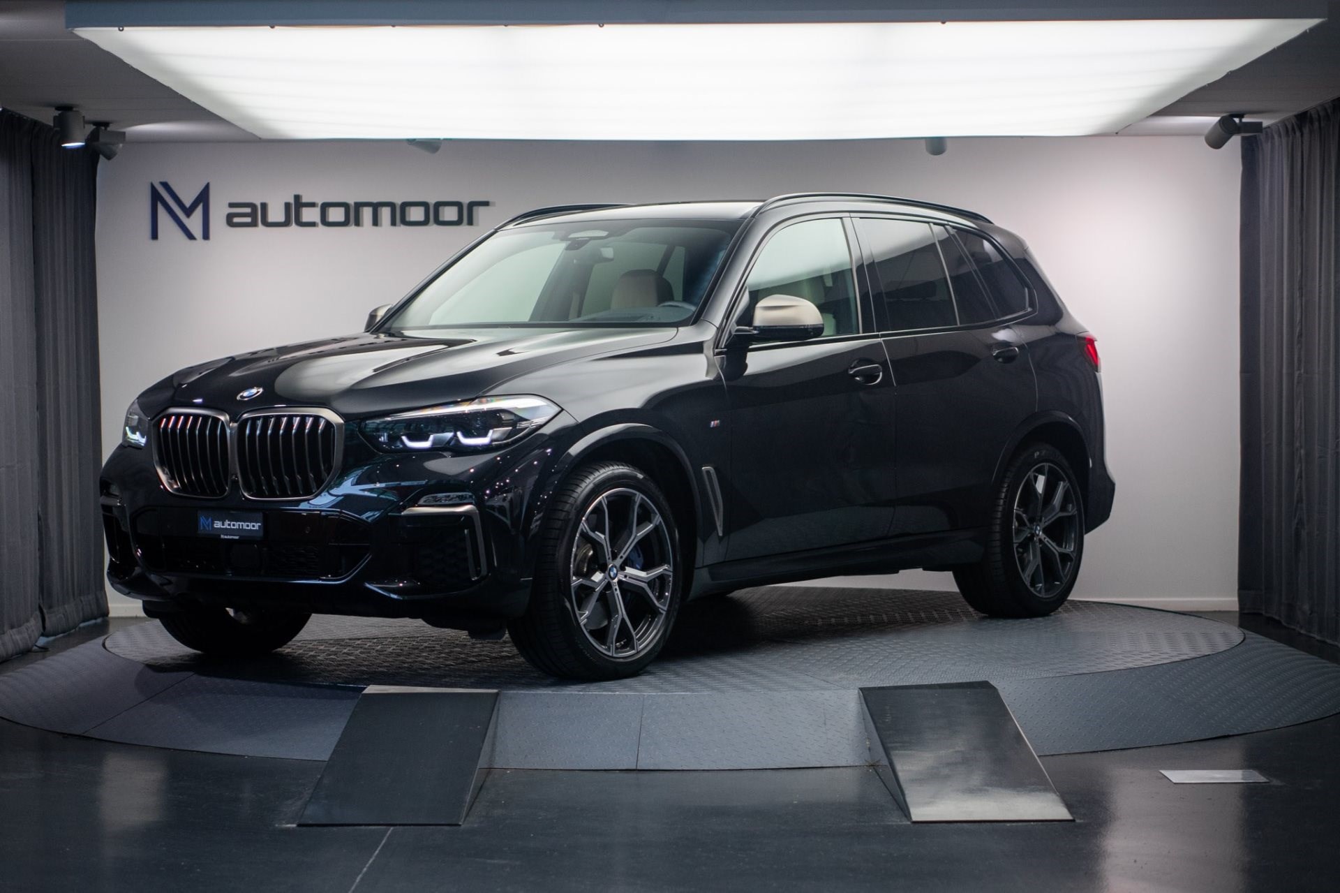 BMW X5 M50i *CH-Fahrzeug* *LED* *Head-Up*