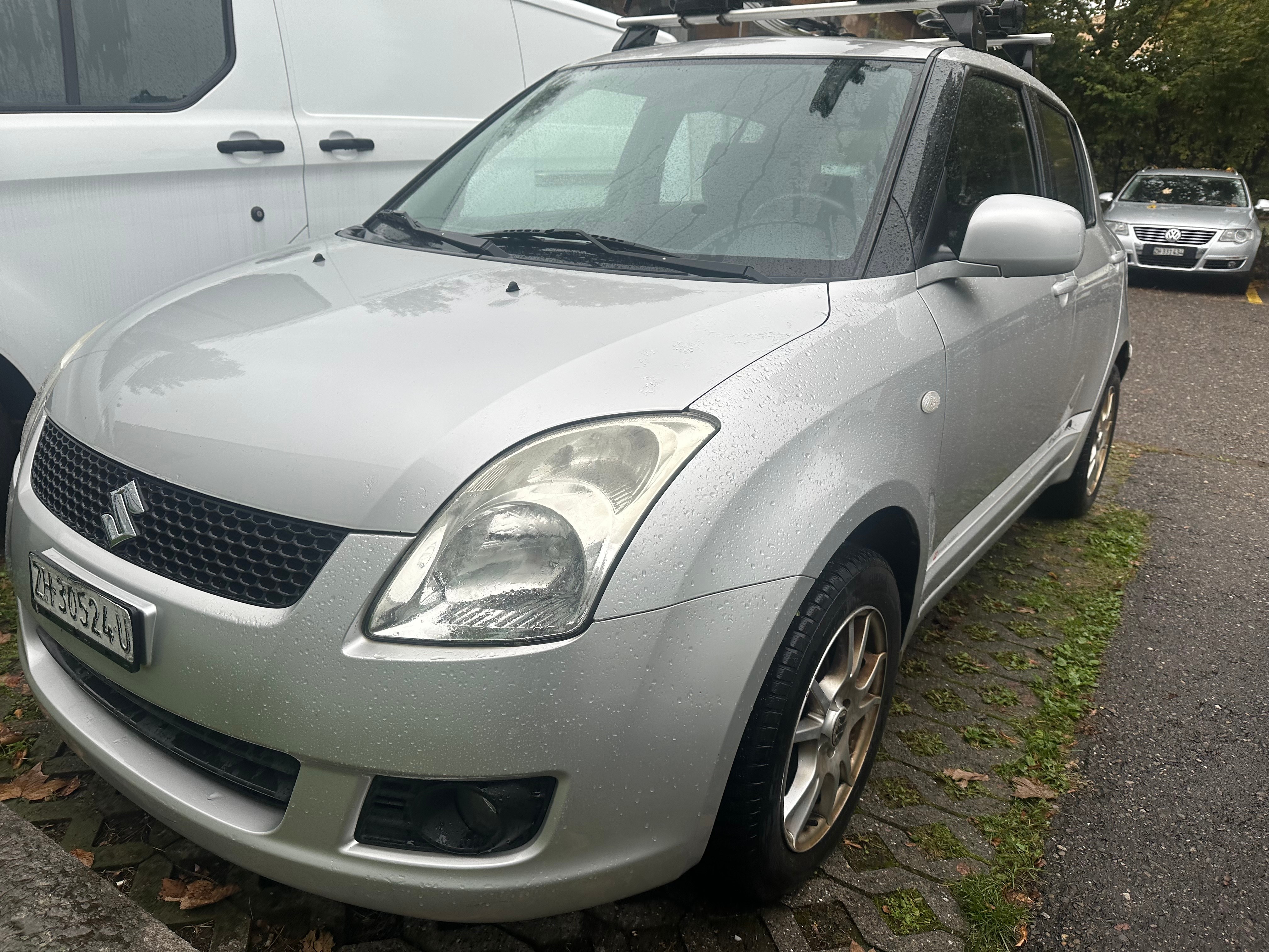 SUZUKI Swift 1.3i 16V GL Top Piz Sulai LE 4x4