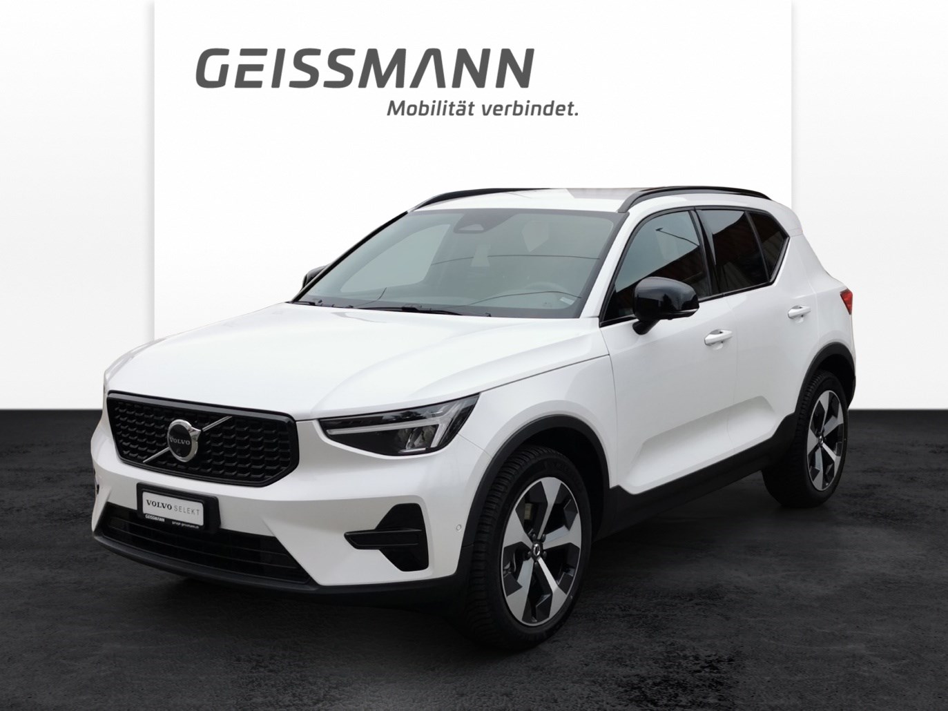 VOLVO XC40 2.0 B4 MH Plus Dark