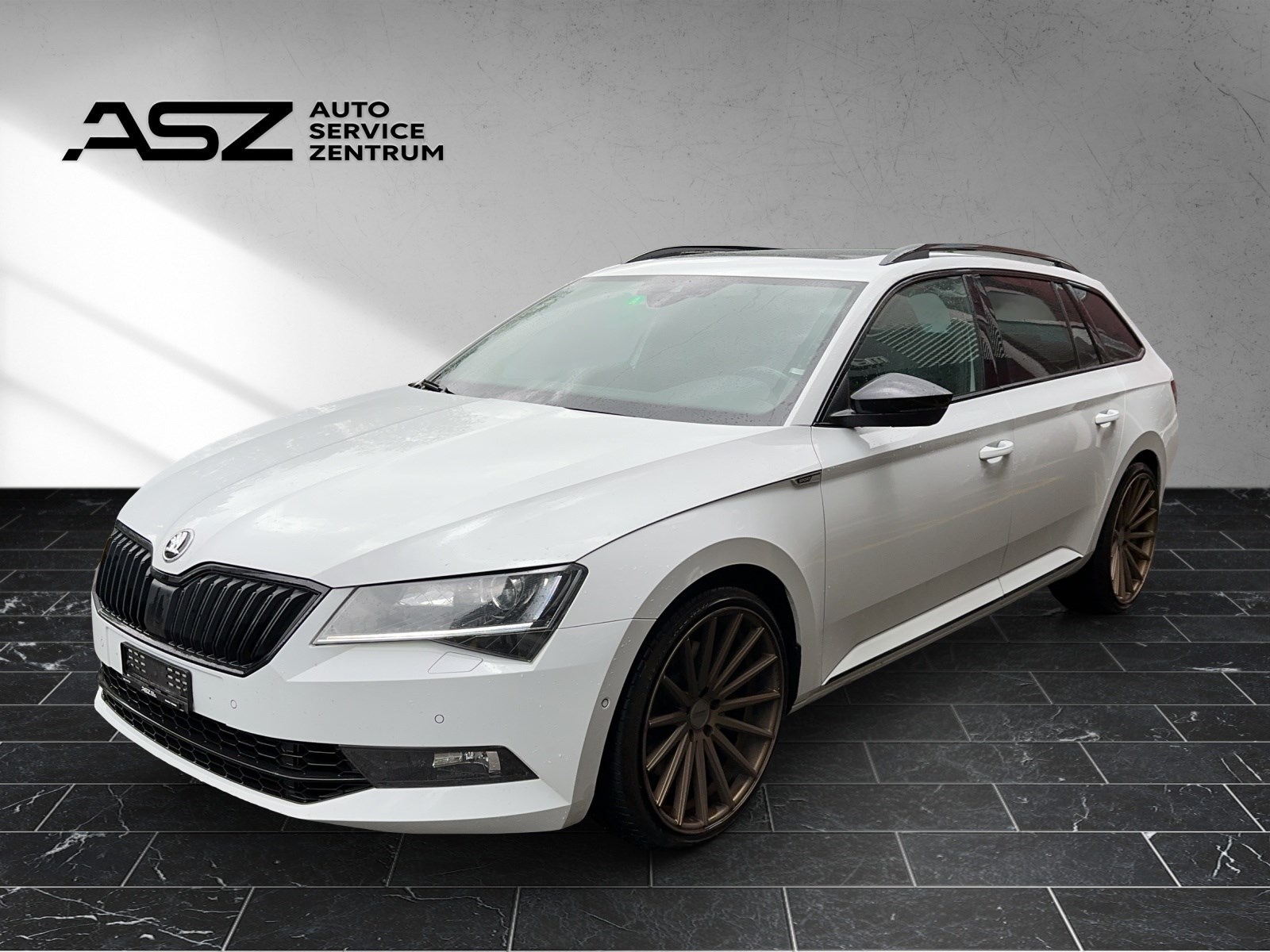 SKODA Superb Combi 2.0 TSI SportLine+ 4x4 DSG