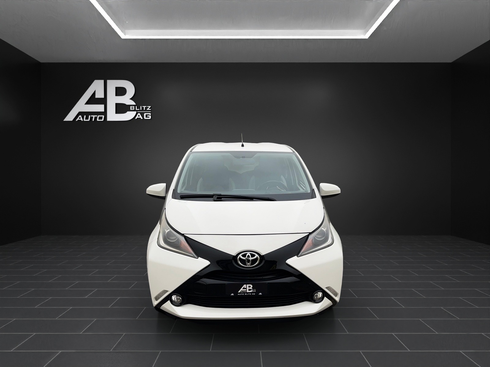 TOYOTA Aygo 1.0 VVT-i x-play MultiMode