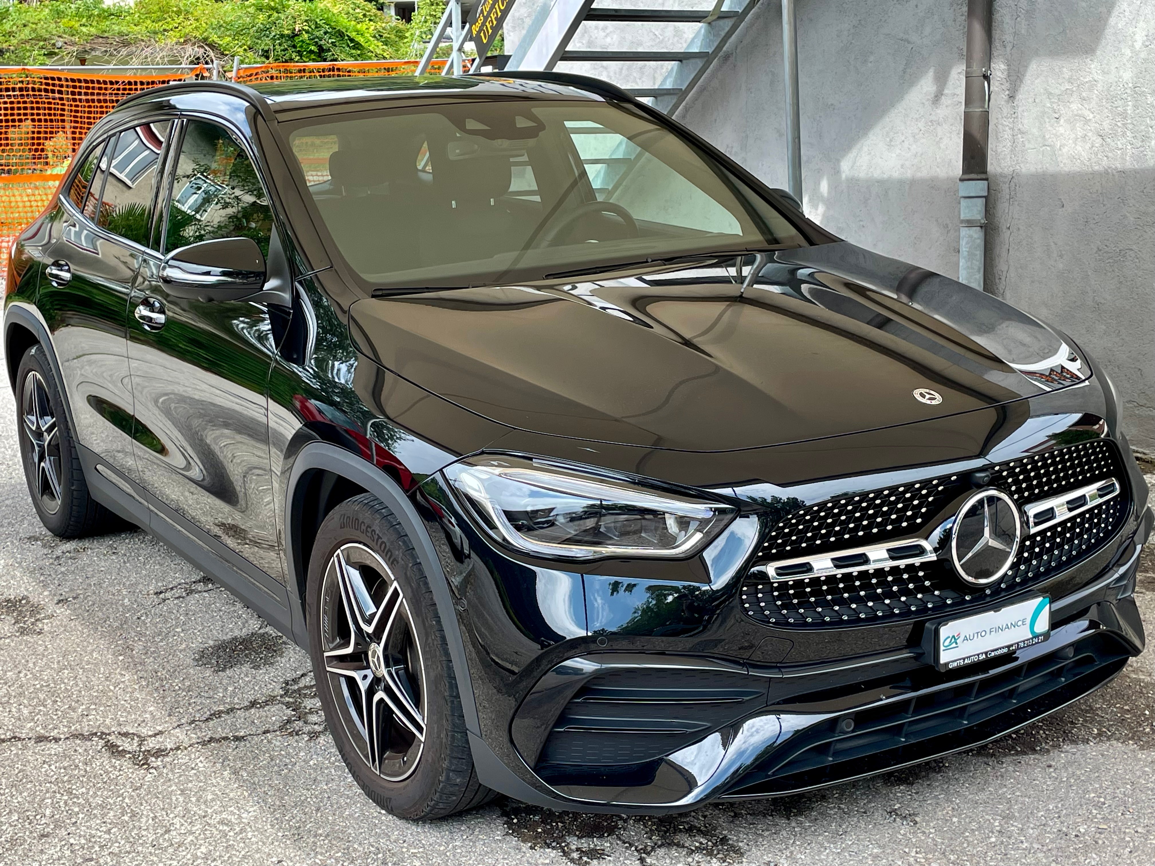 MERCEDES-BENZ GLA 250 4Matic AMG Line 8G-DCT