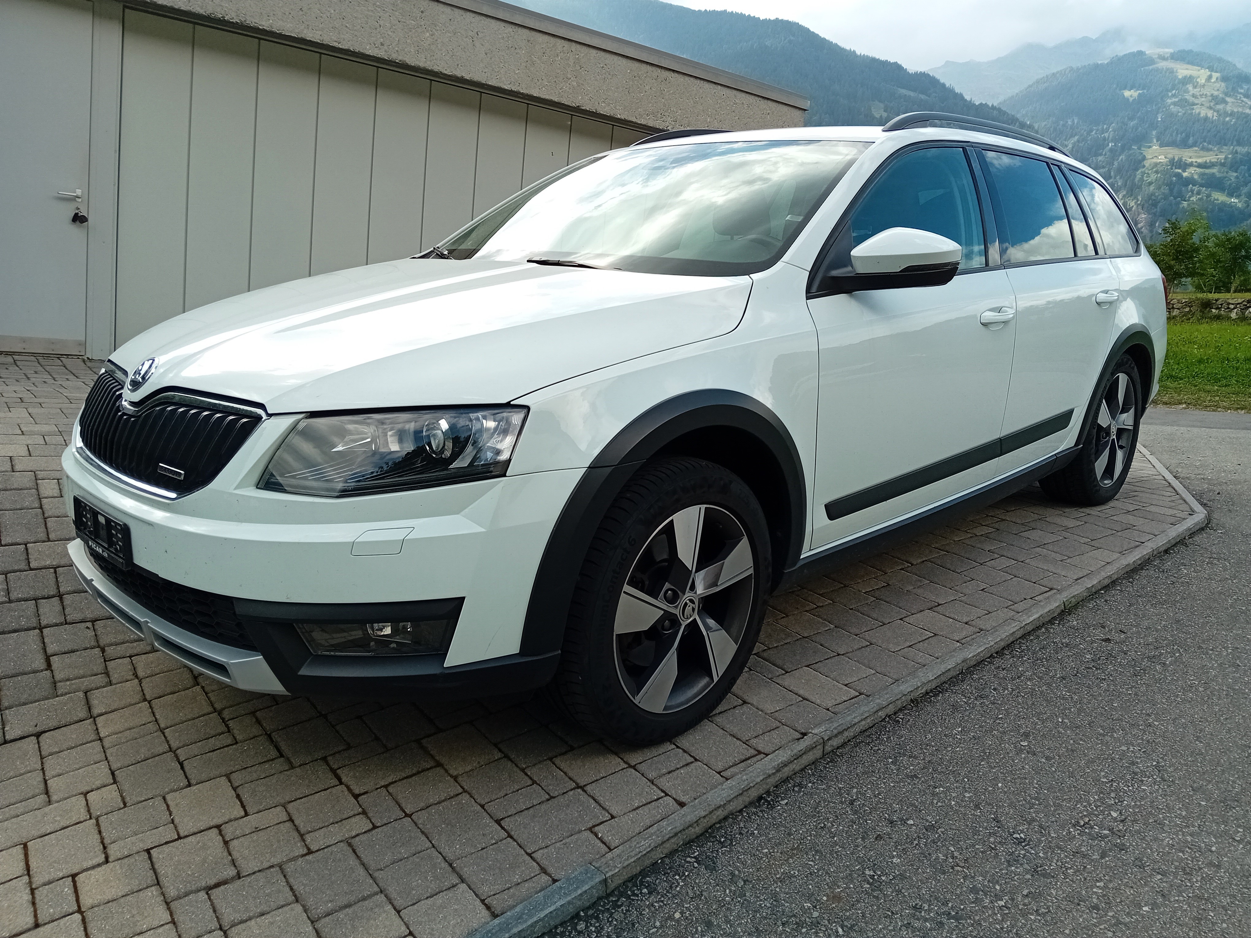 SKODA Octavia Combi 2.0 TDI Scout 4x4 DSG