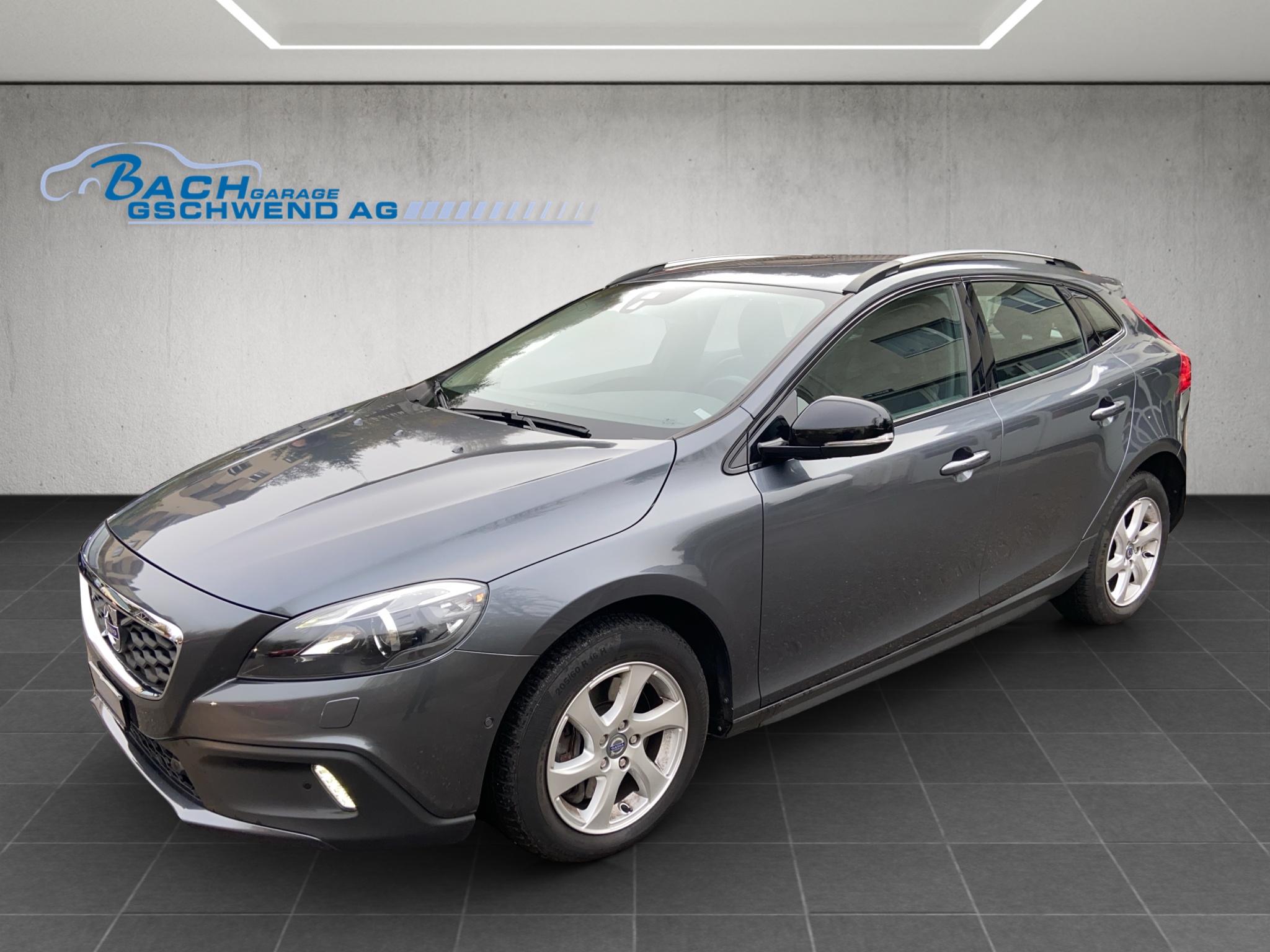 VOLVO V40 Cross Country T4 2.0 AWD Summum Geartronic