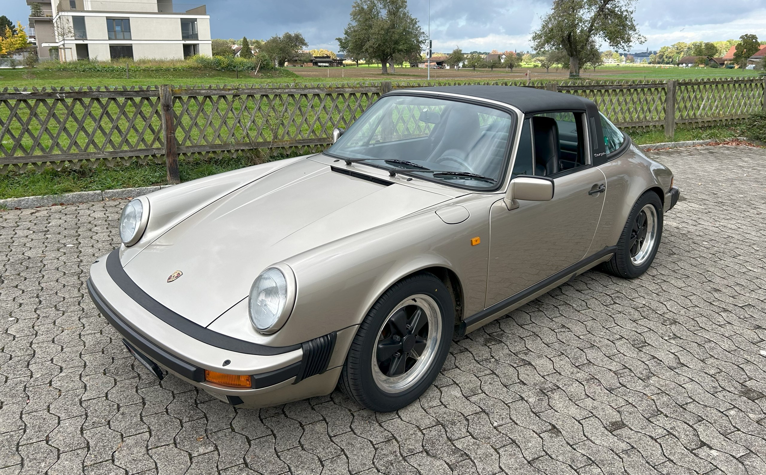 PORSCHE 911 Carrera Targa