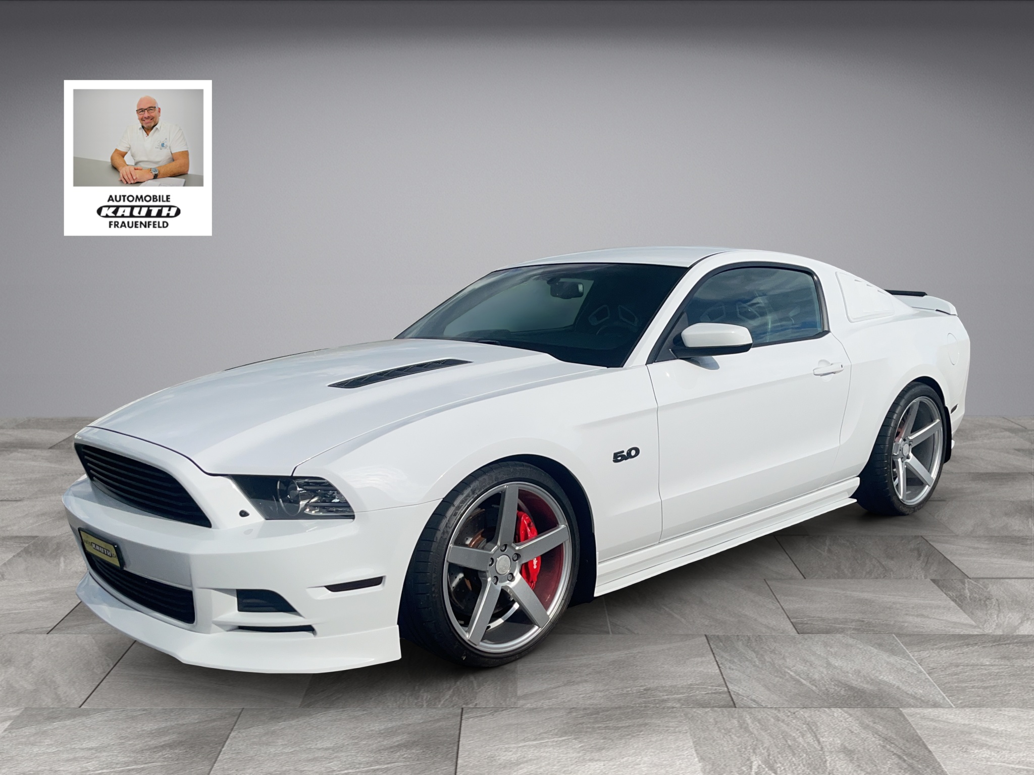 FORD MUSTANG