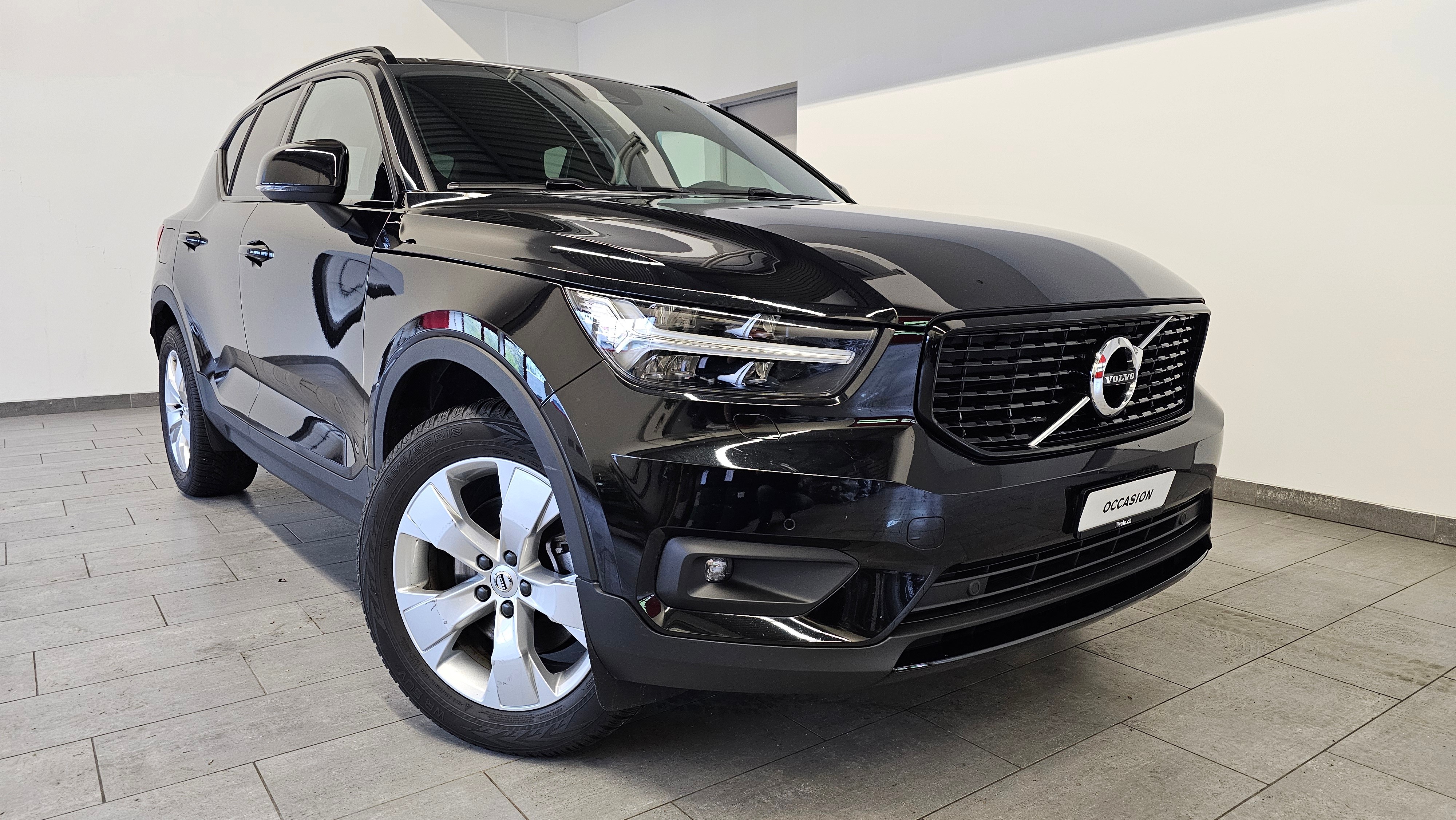 VOLVO XC40 B4 Benzin Mild Hybrid AWD R-Design Geartronic