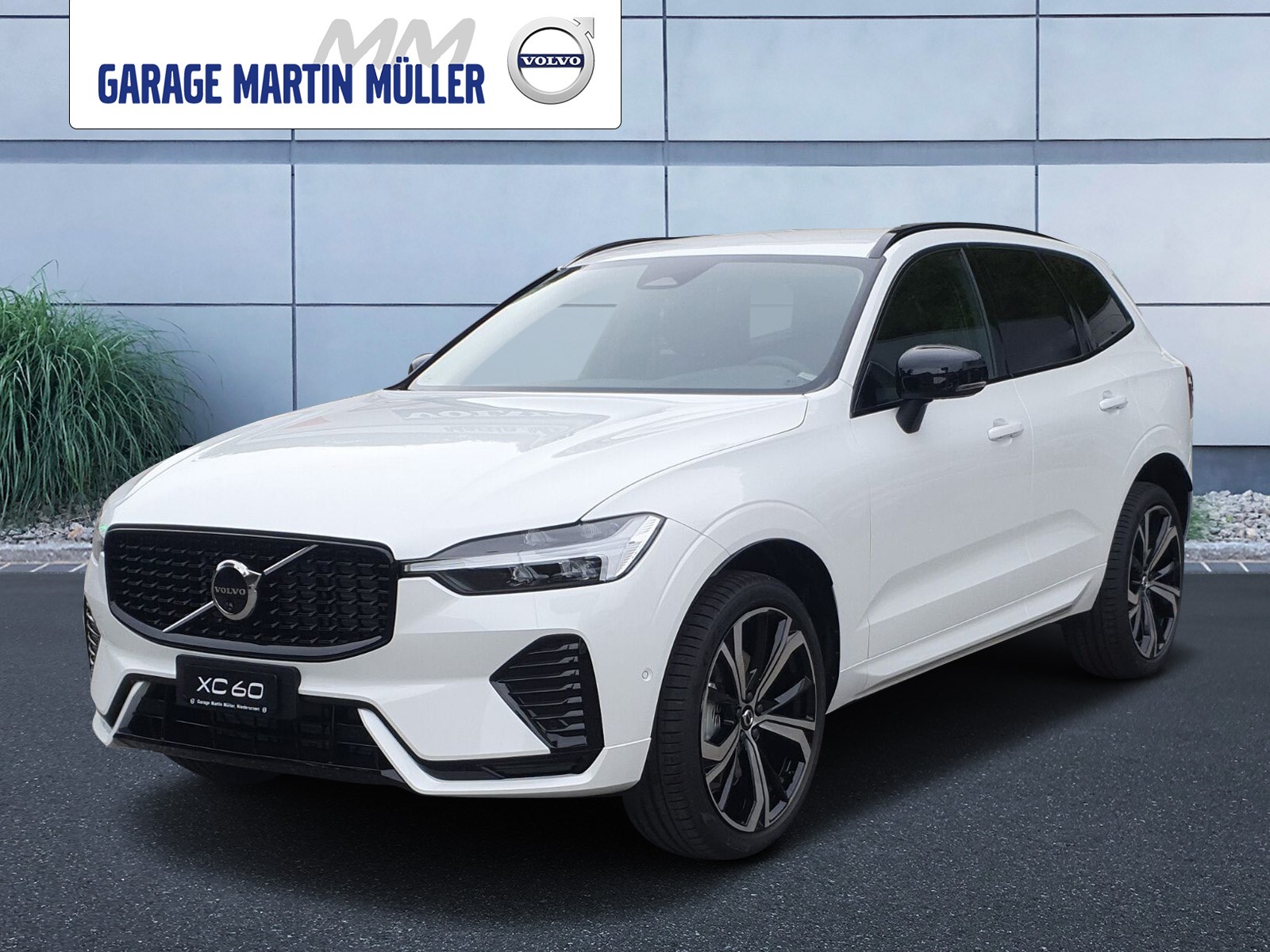 VOLVO XC60 2.0 B5 MH Plus Dark AWD