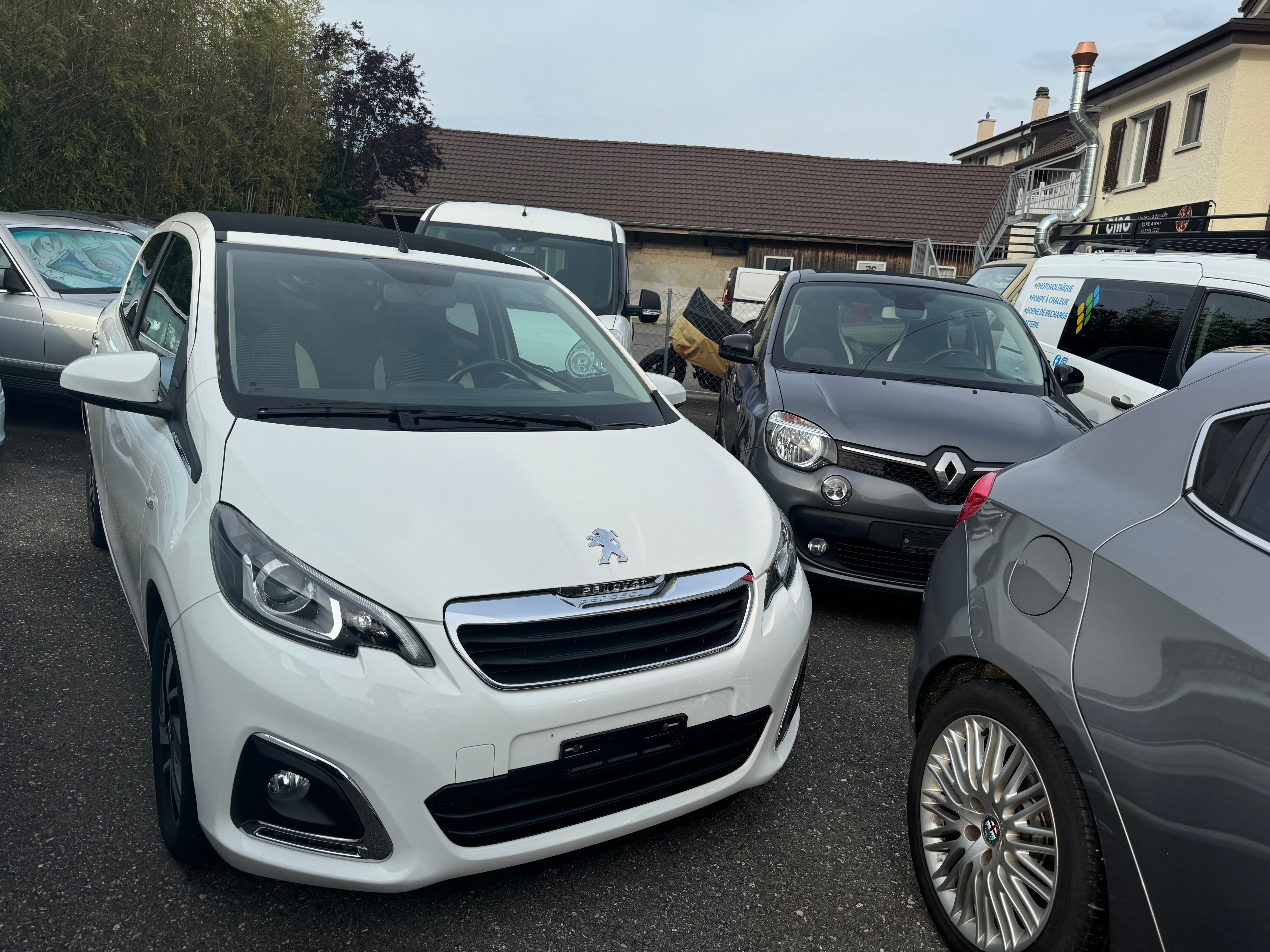 PEUGEOT 108 1.2 VTi Allure Top