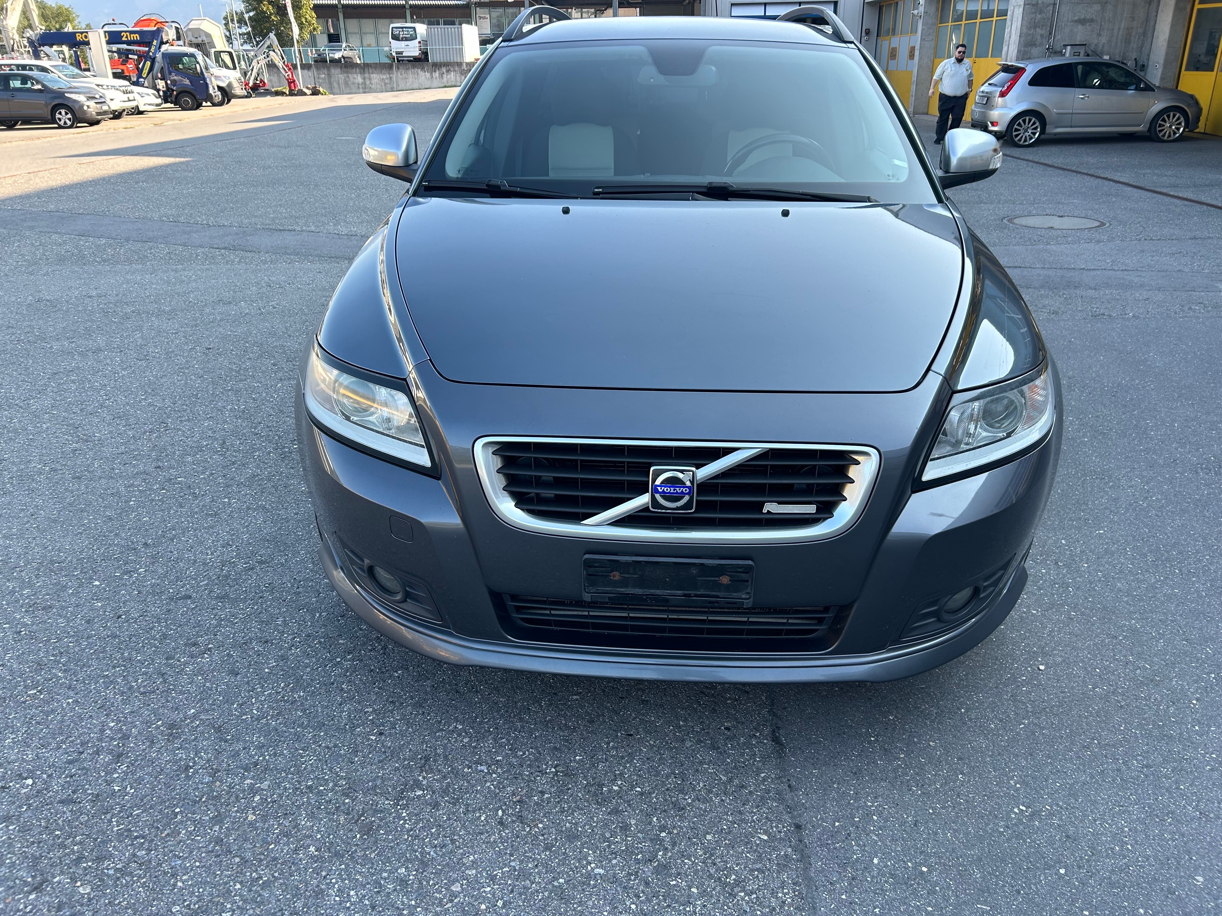 VOLVO V50 T5 AWD Momentum