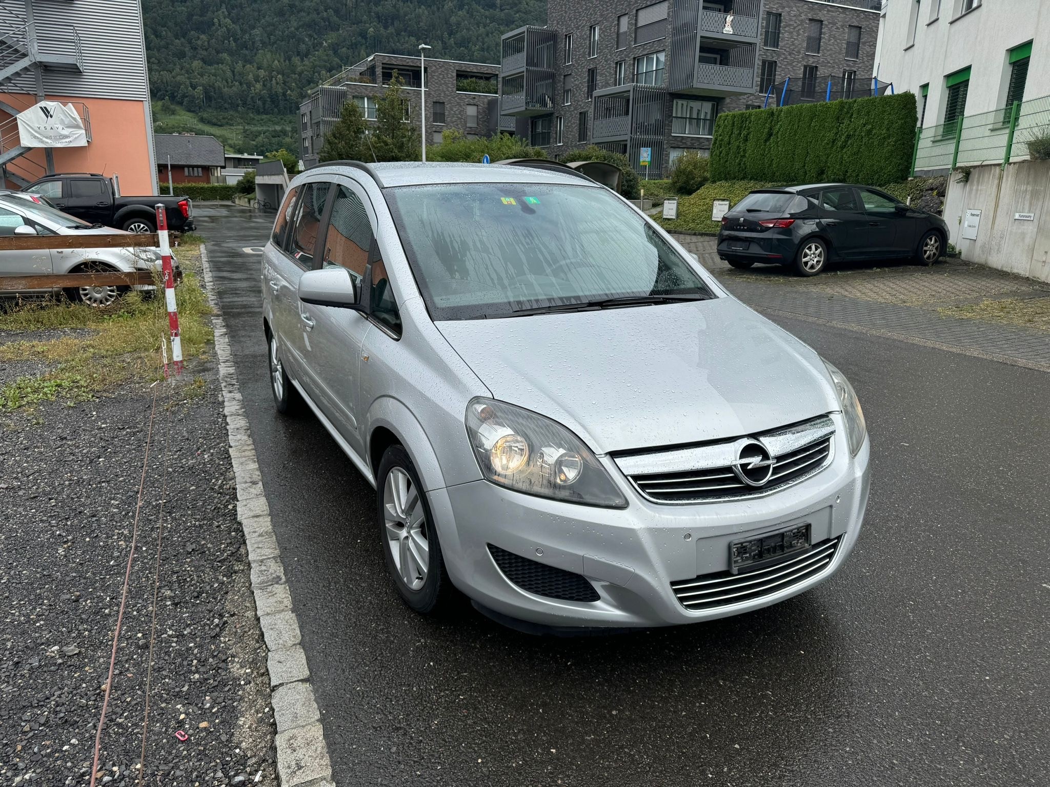 OPEL Zafira 1.8i 16V Cosmo