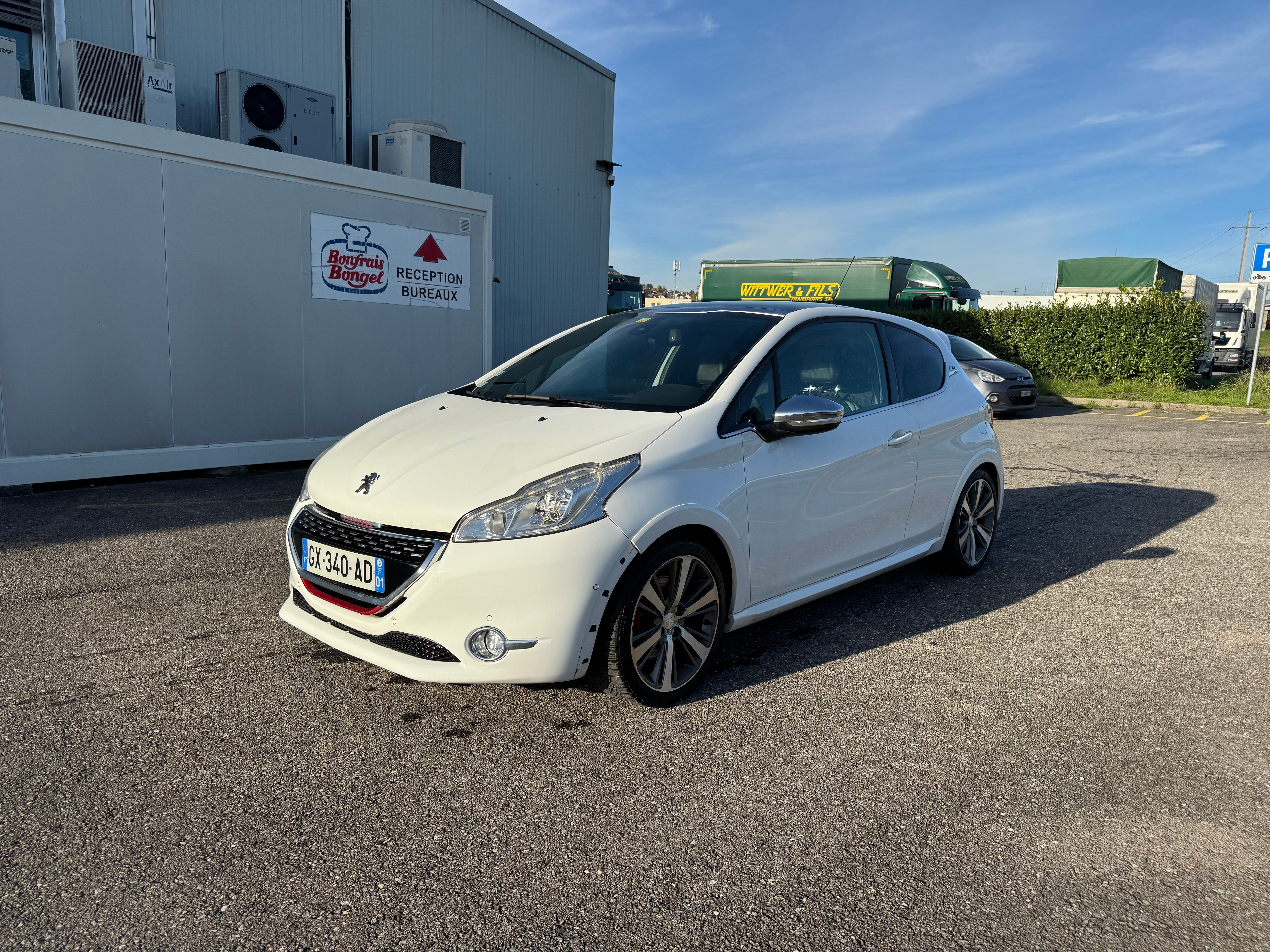 PEUGEOT 208 1.6 Turbo GTi