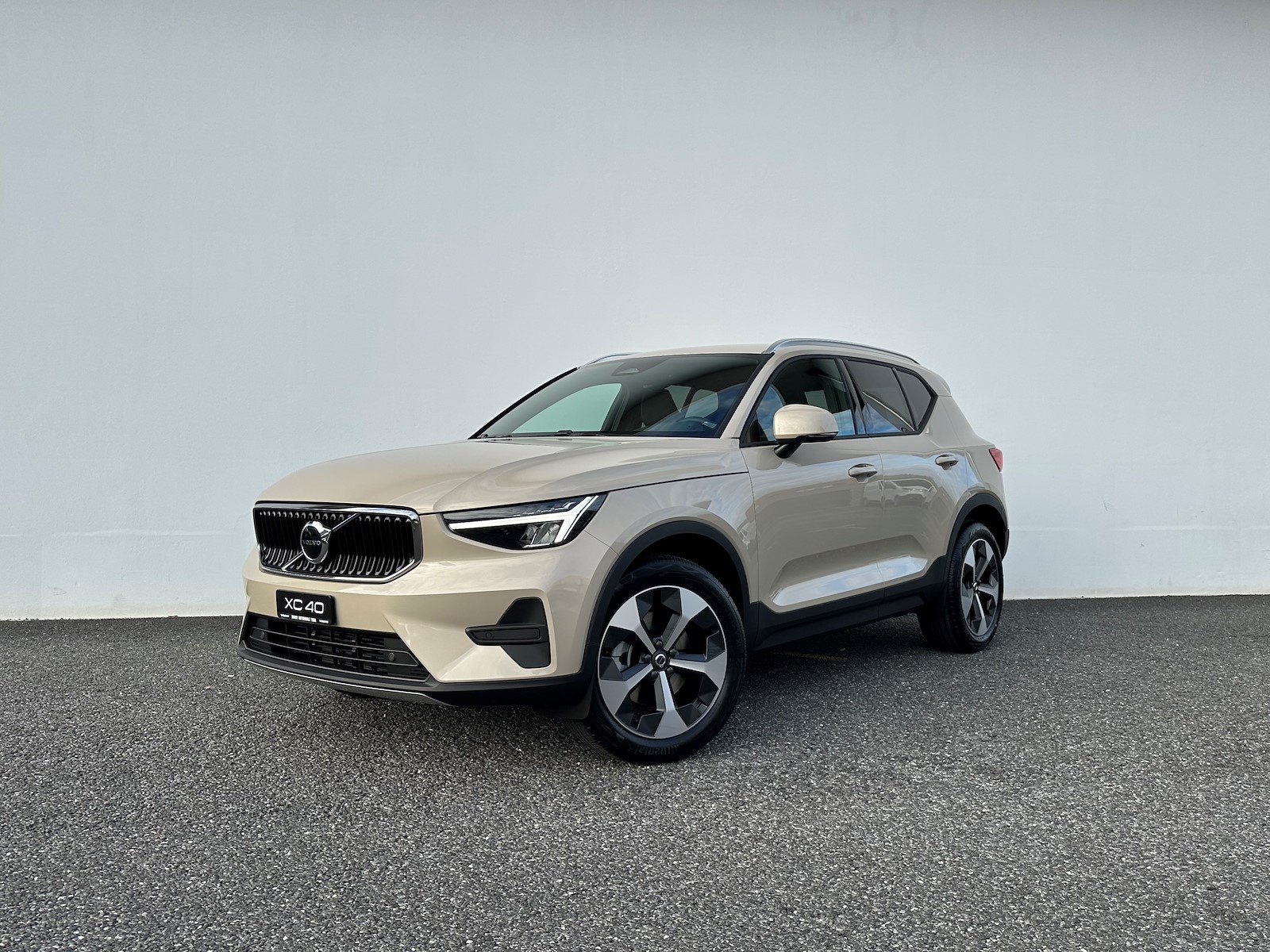 VOLVO XC40 2.0 B3 MH XCITE