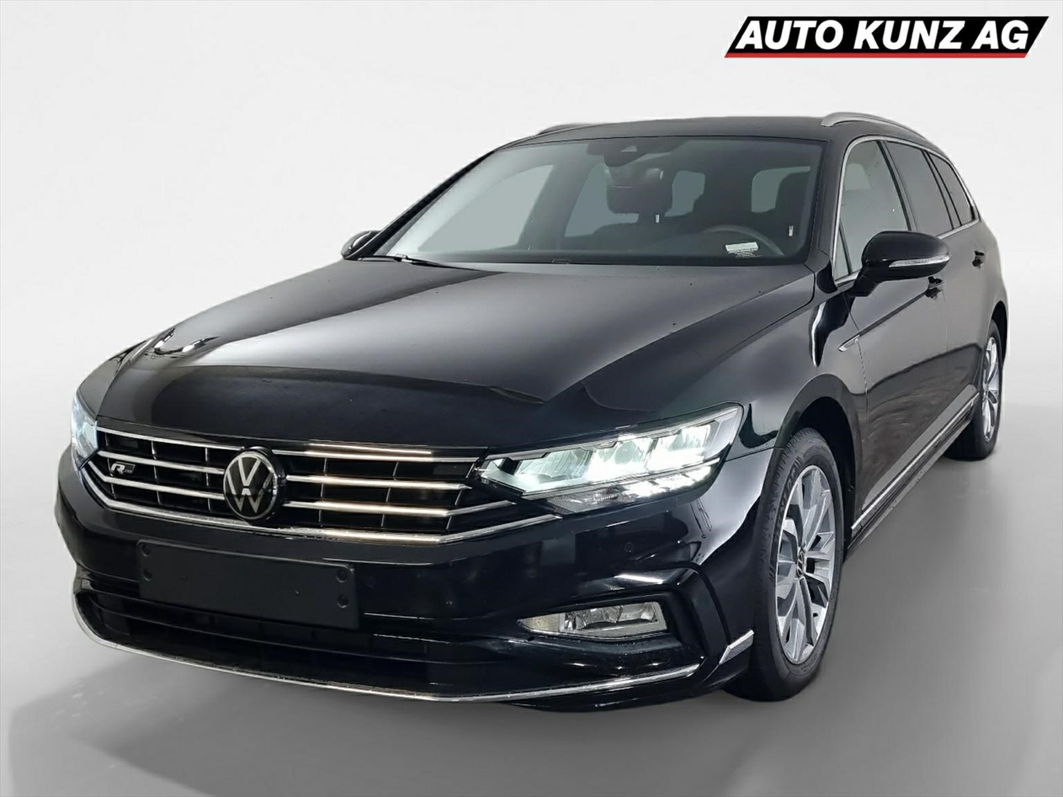 VW PASSAT Variant 2.0 TDI 4Motion R-Line DSG AHK