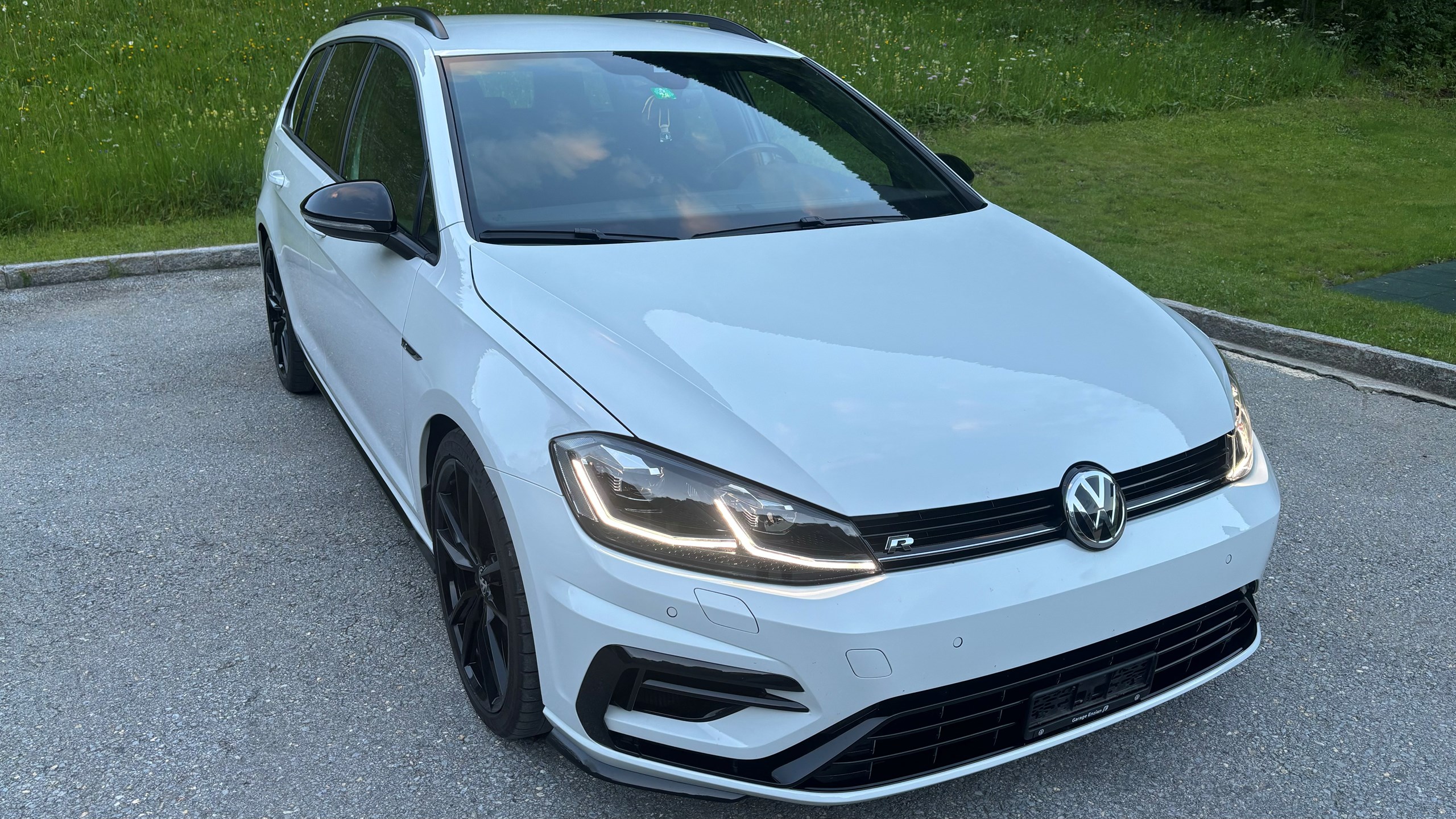 VW Golf Variant 2.0 TSI R 4Motion DSG