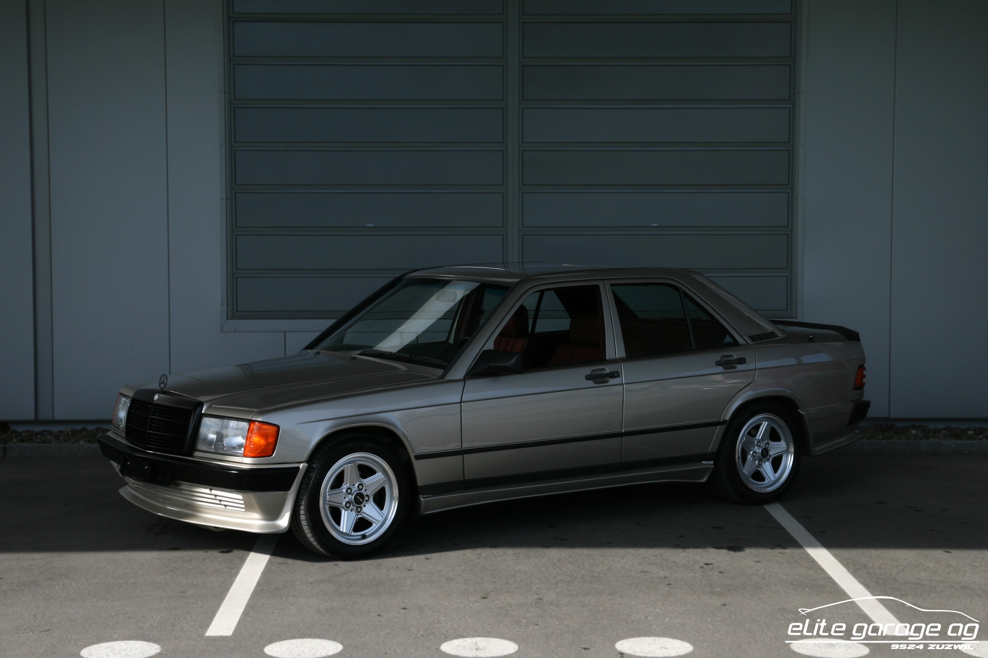 MERCEDES-BENZ 190 E 2.6 AMG-LOOK