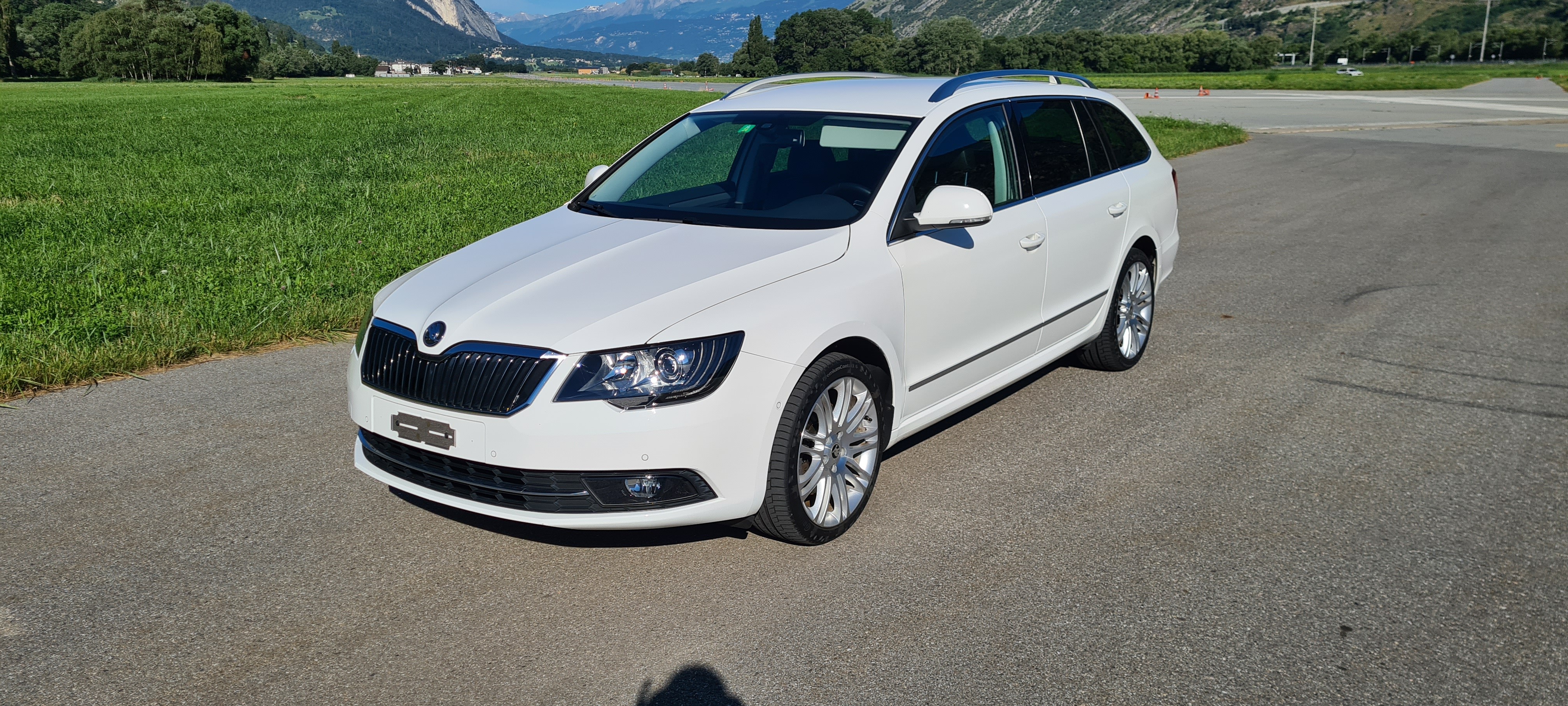 SKODA Superb Combi 2.0 TDi Elegance 4x4 DSG