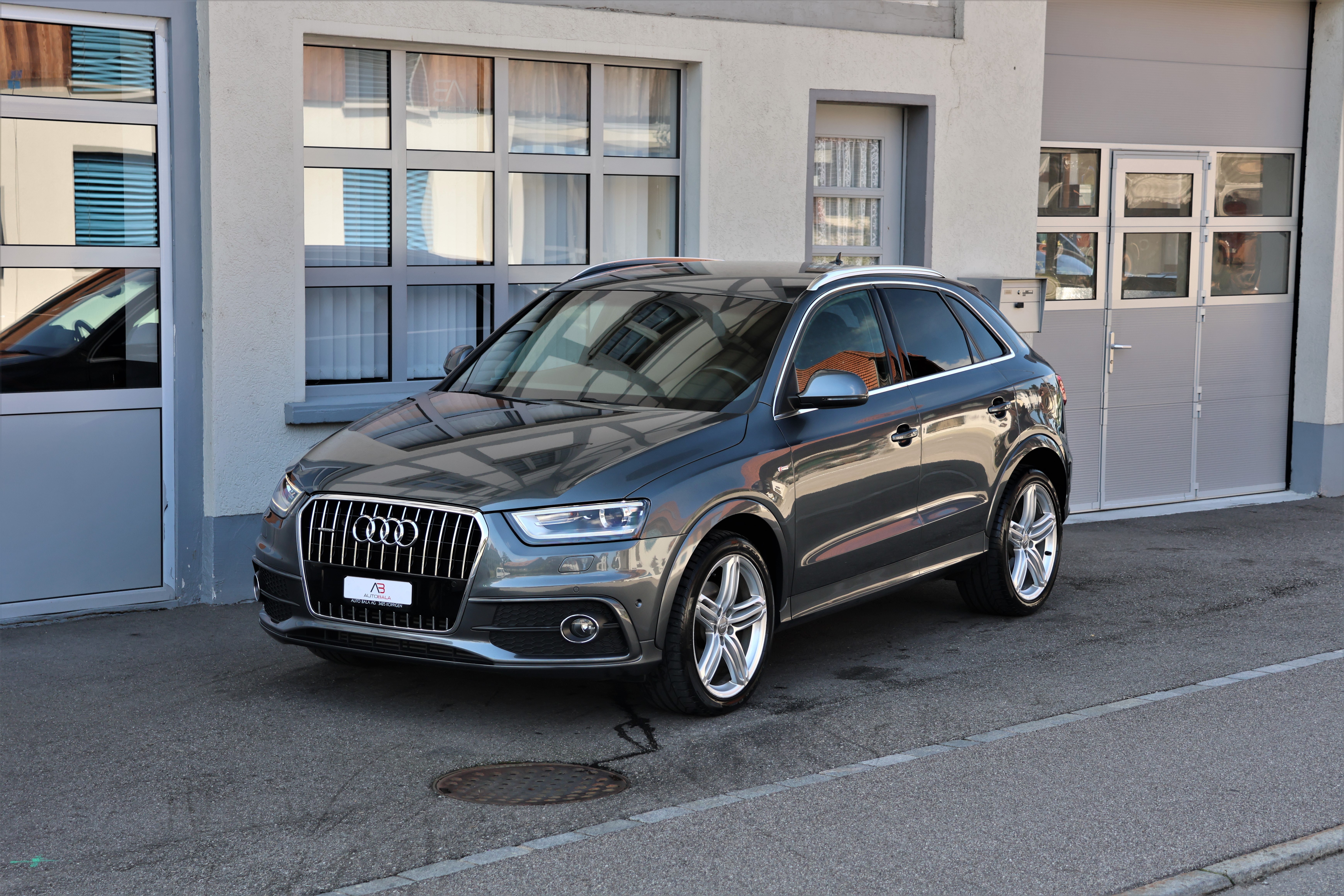 AUDI Q3 2.0 TDI quattro S-tronic S-Line