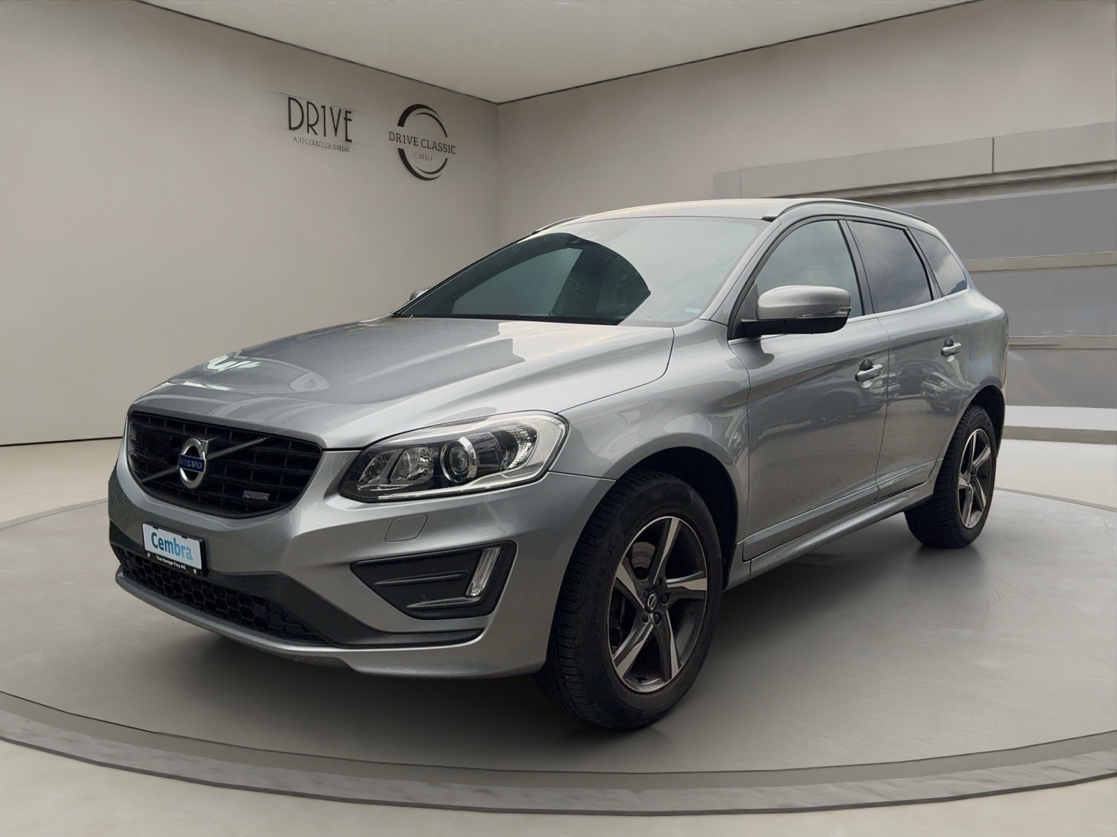 VOLVO XC60 D4 AWD Momentum R-Design Geartronic