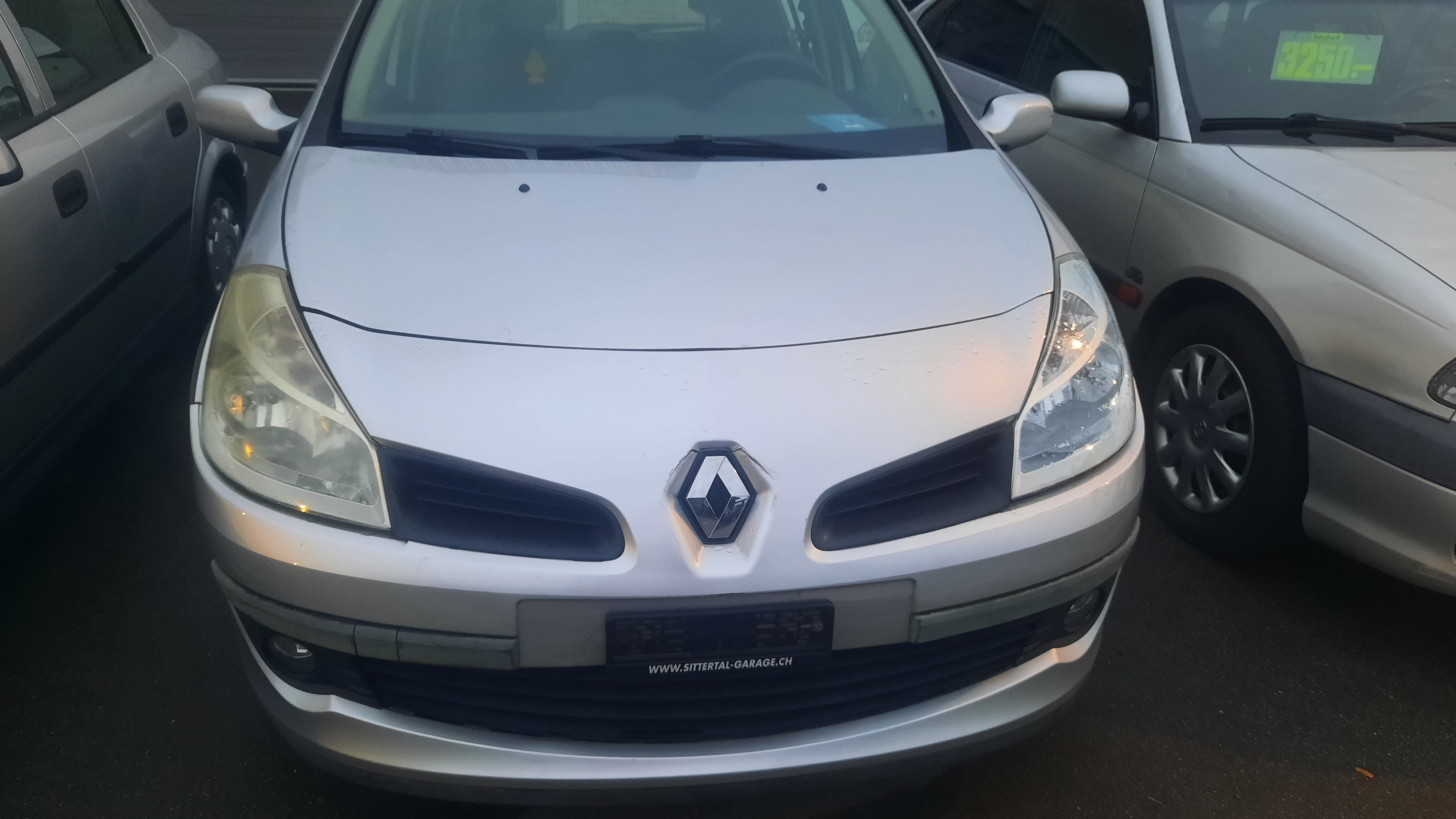 RENAULT Clio 1.4 16V Privilège