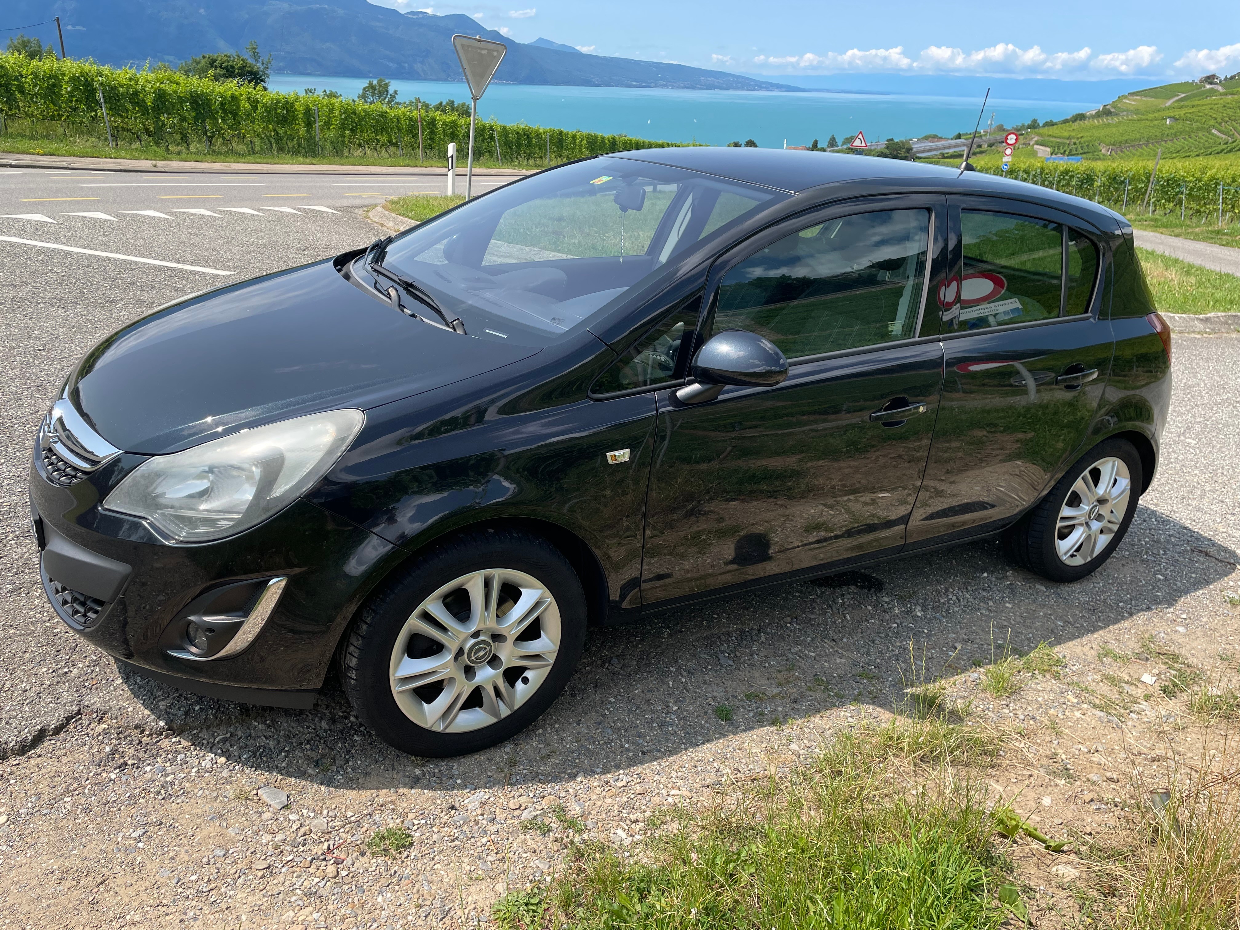 OPEL Corsa 1.4 Turbo Color Edition