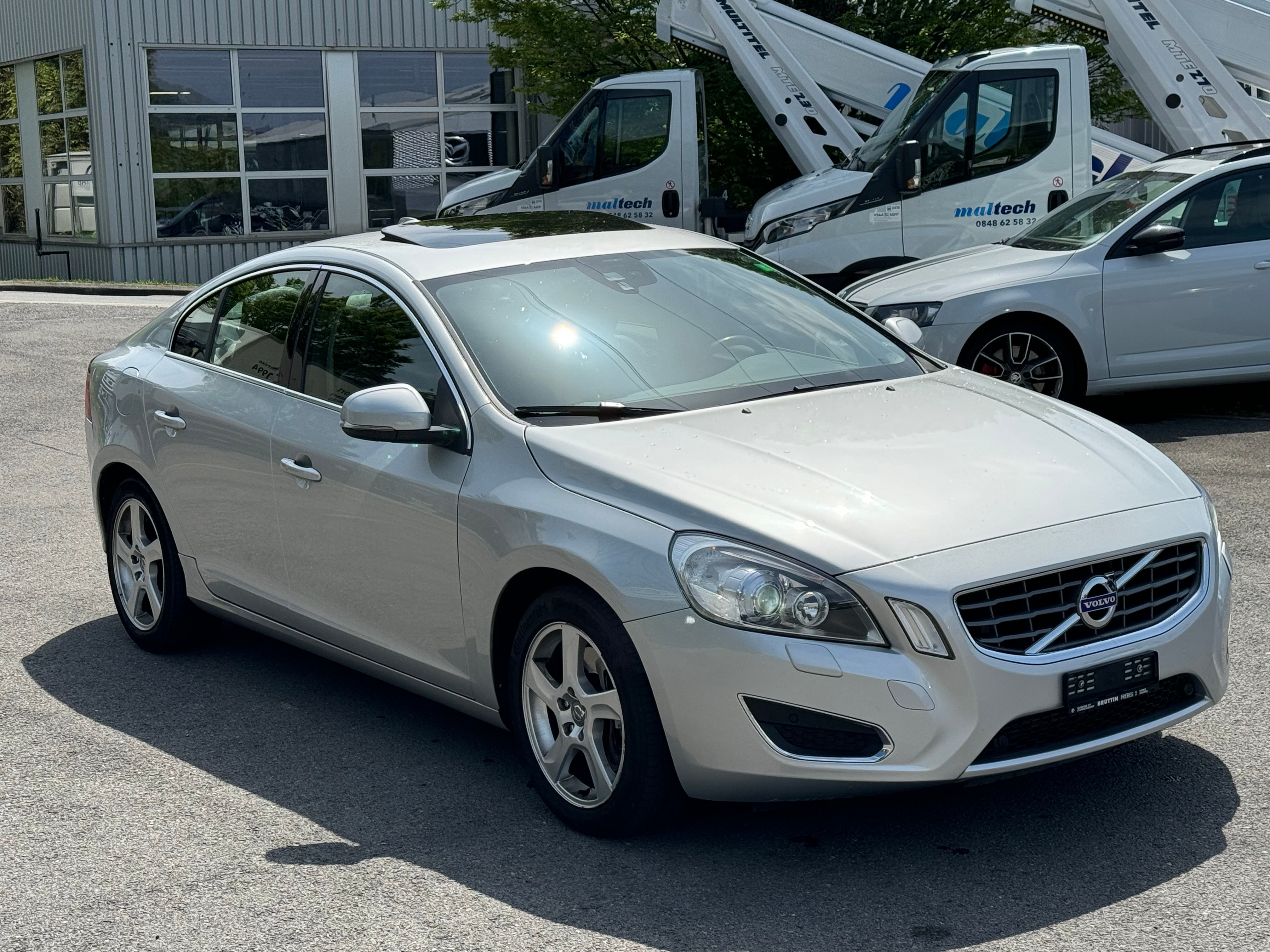 VOLVO S60 D5 AWD Momentum Geartronic