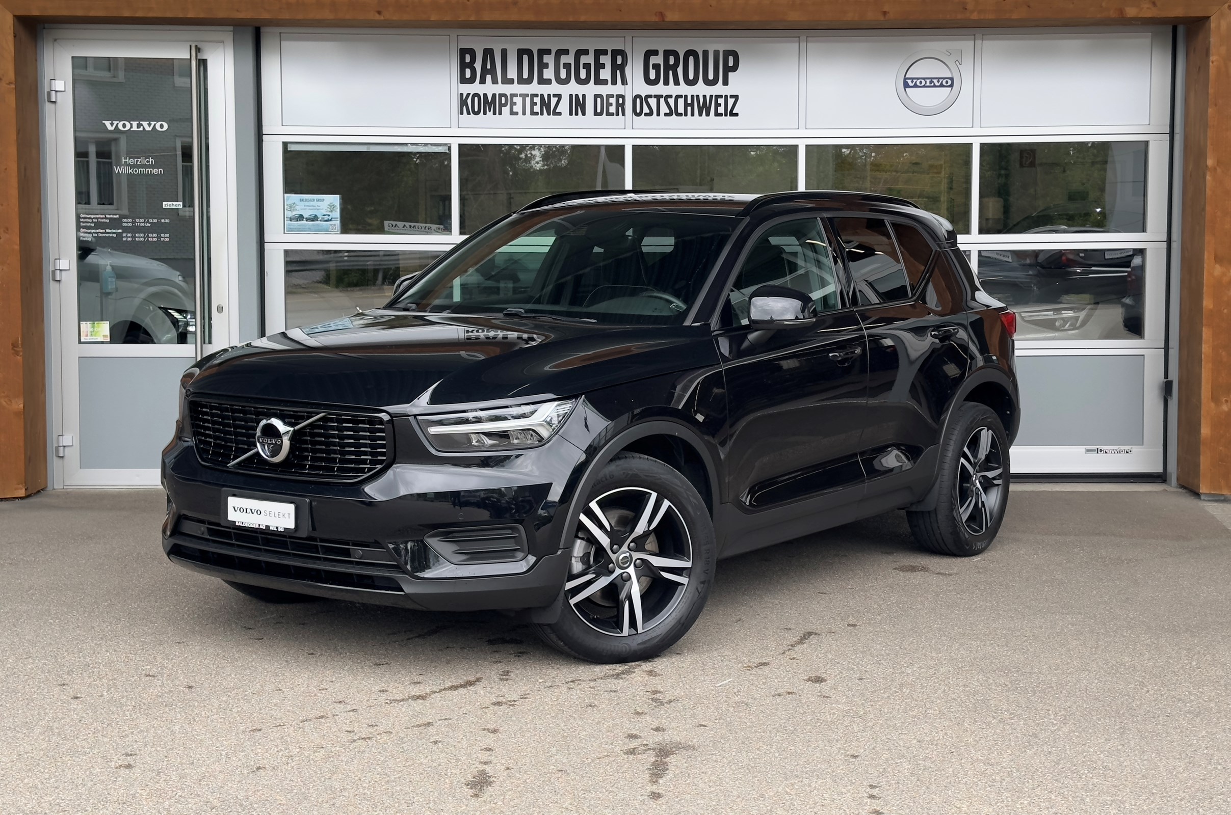 VOLVO XC40 2.0 T5 R-Design AWD