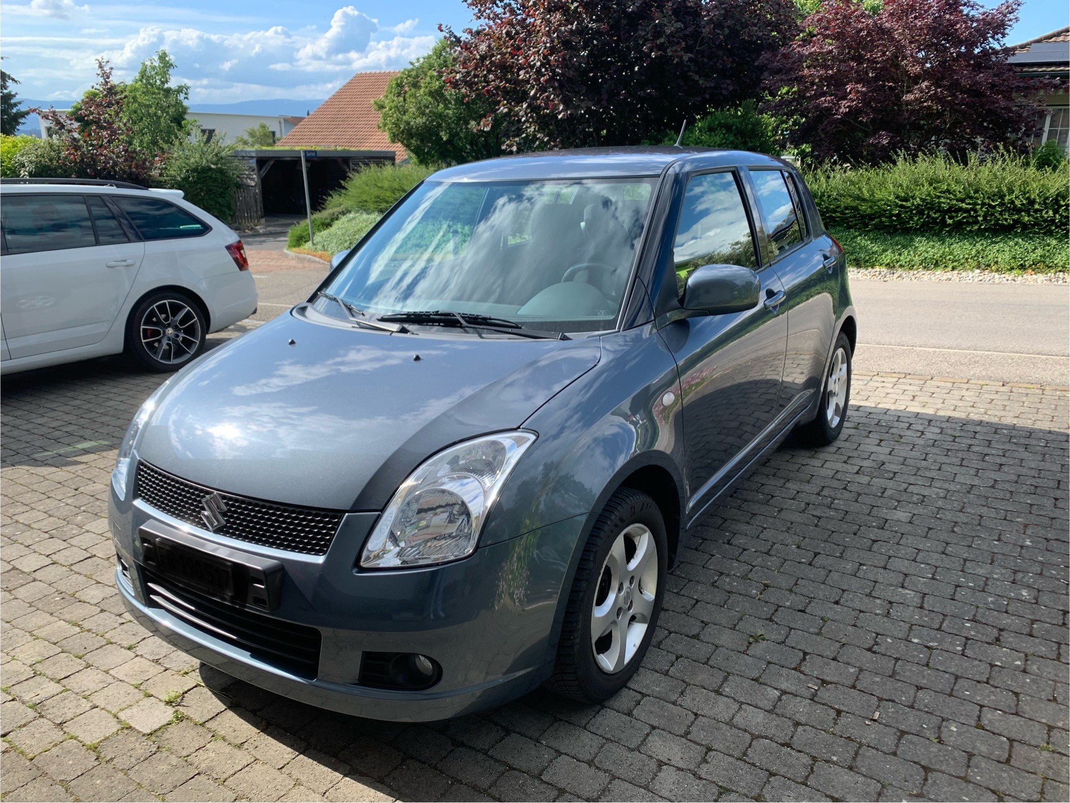 SUZUKI Swift 1.3i 16V GL Top 4x4