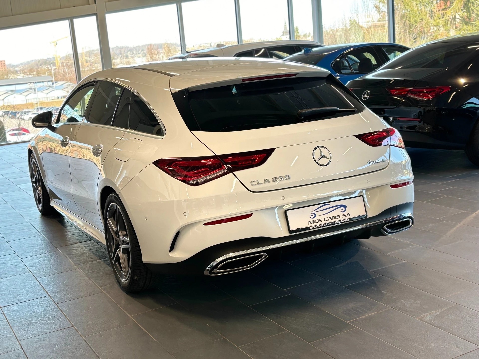 MERCEDES-BENZ CLA Shooting Brake 250 4Matic 7G-DCT AMG Line