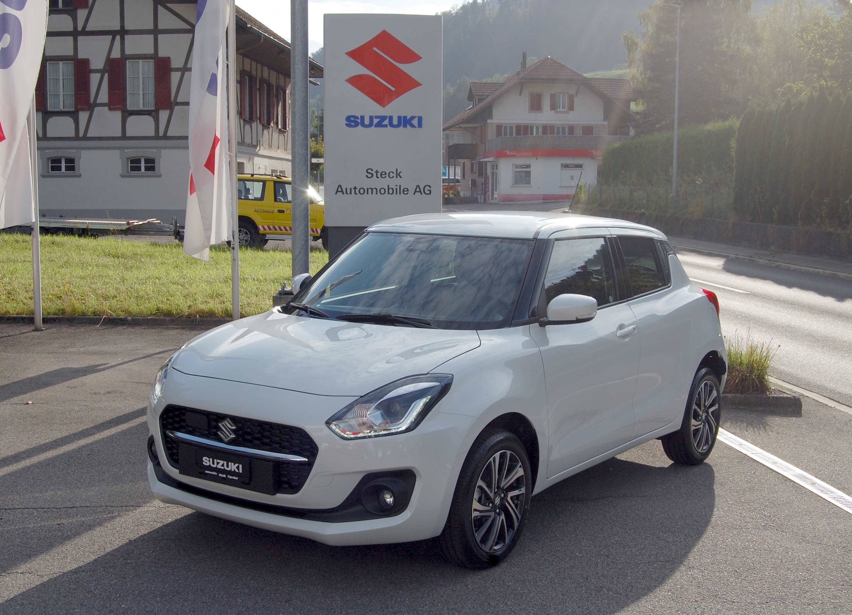 SUZUKI Swift 1.2 Compact Top Hybrid CVT