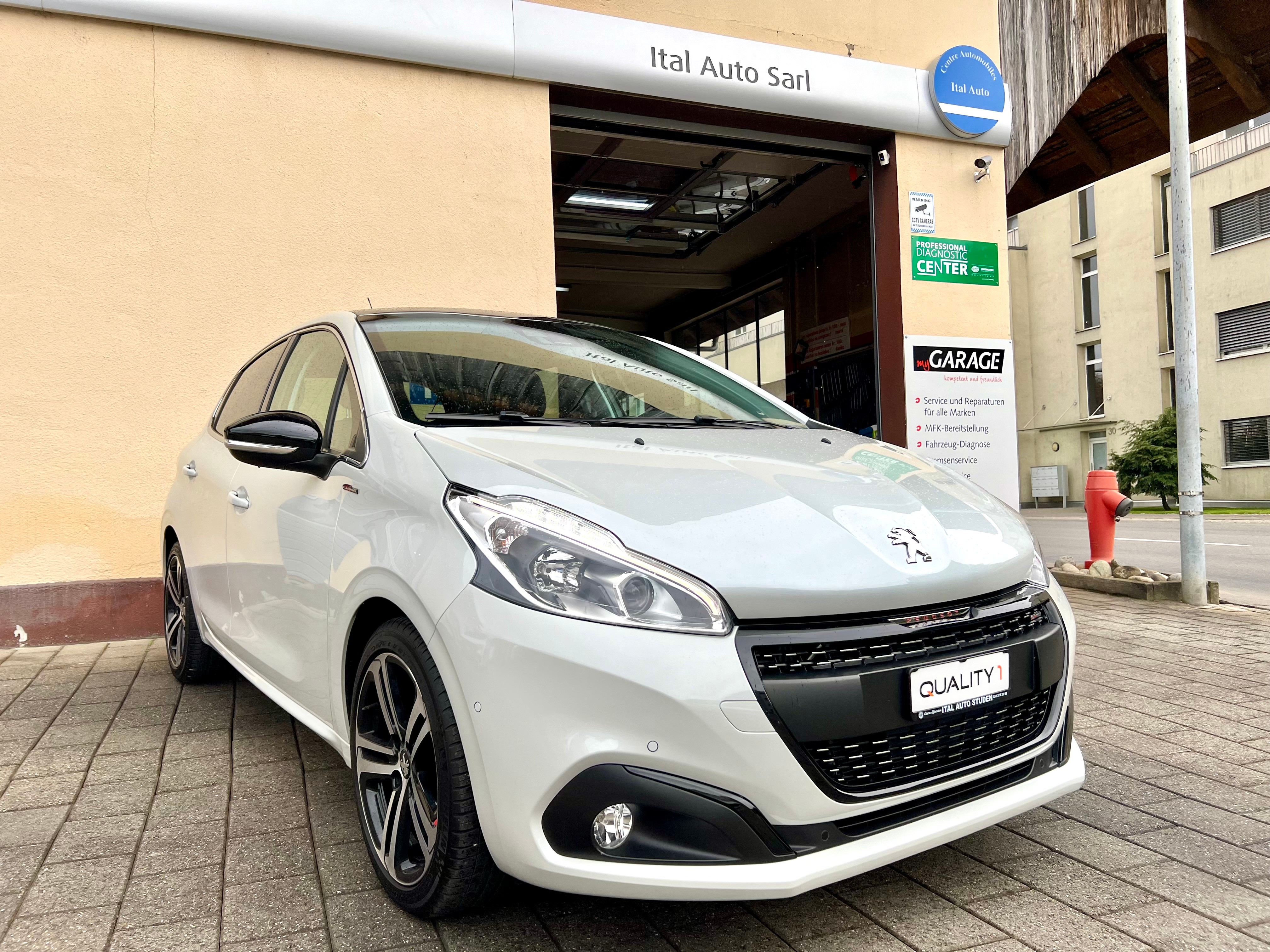 PEUGEOT 208 1.2 PureTech GT Line