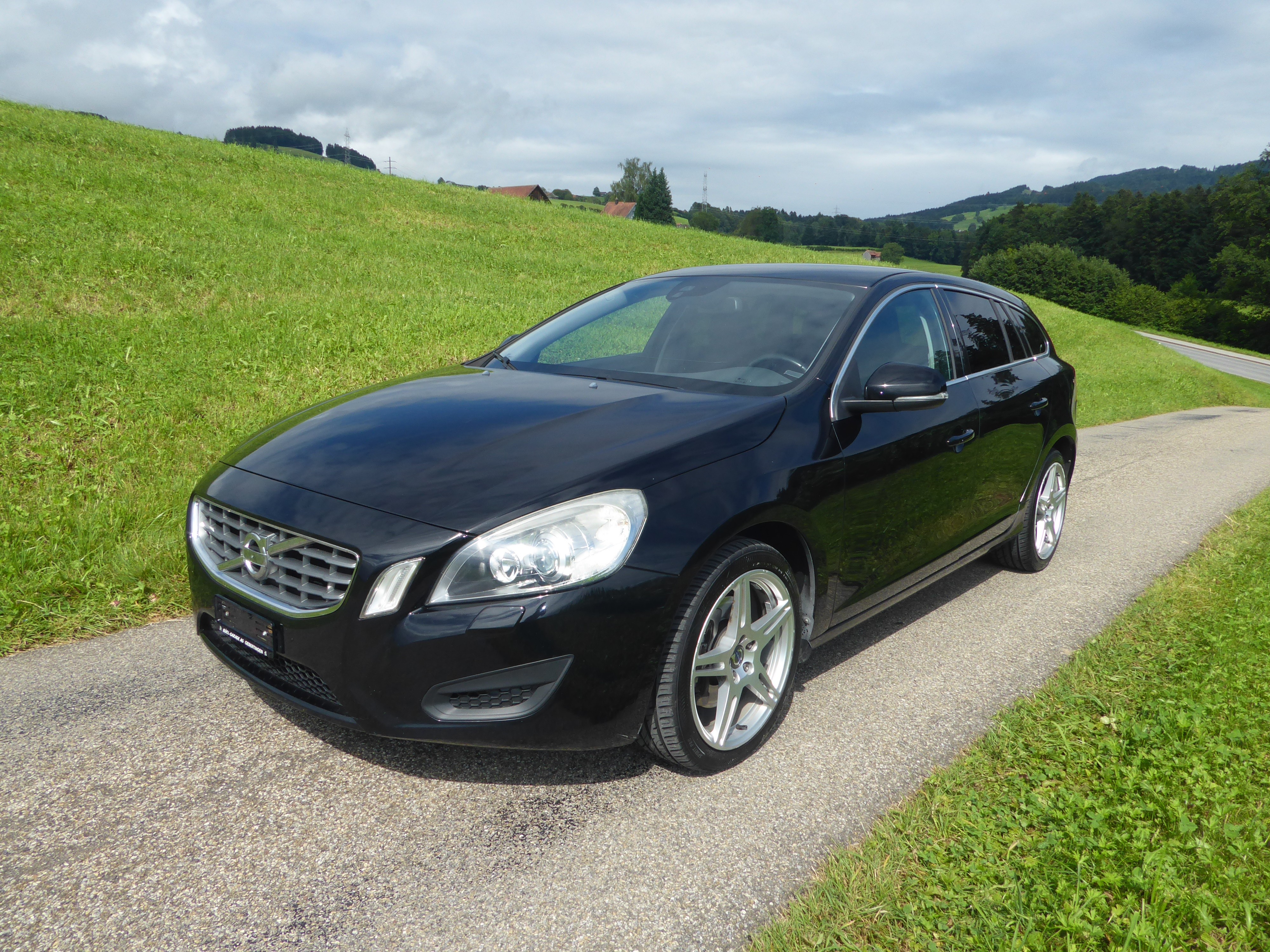 VOLVO V60 D4 AWD Momentum Geartronic