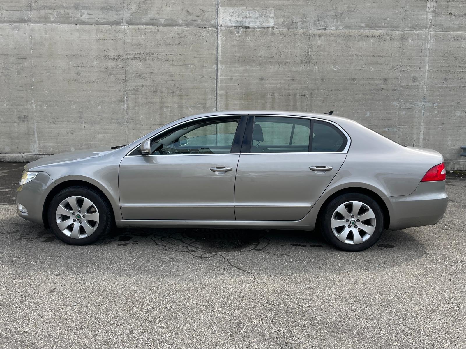 SKODA Superb 1.8 TSI Ambition DSG